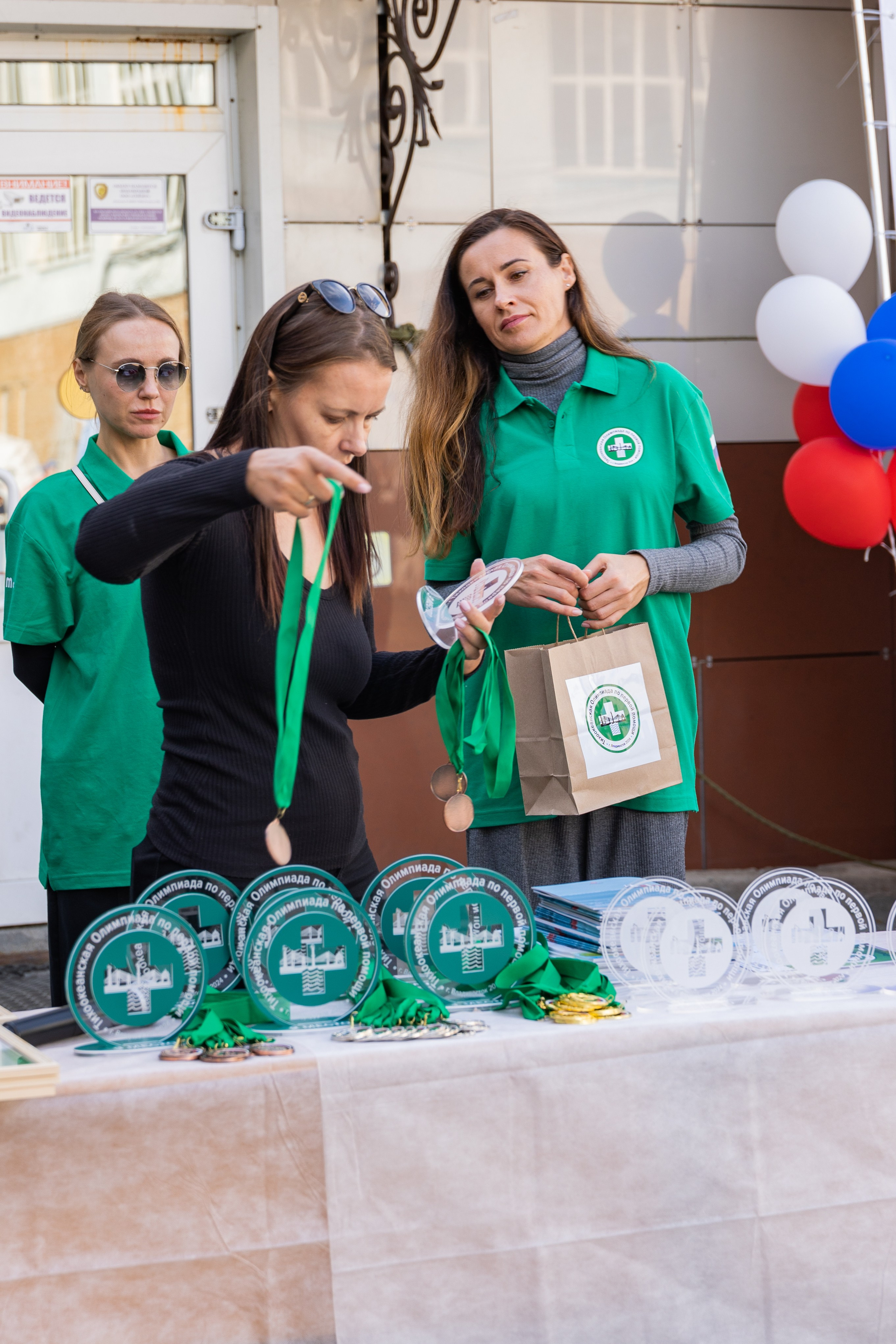 Олимпиада Первой помощи. Выпускные альбомы во Владивостоке