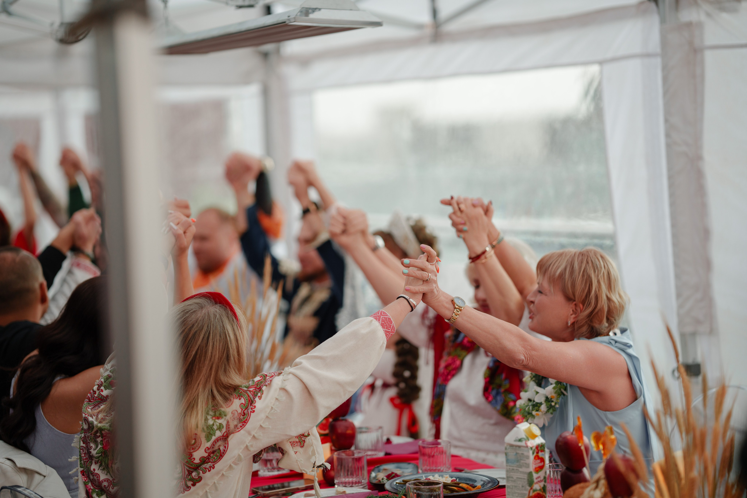 Репортажный фотограф на гендер пати в славянском стиле в Москве. Репортажный фотограф Москва Сергей Дружинин