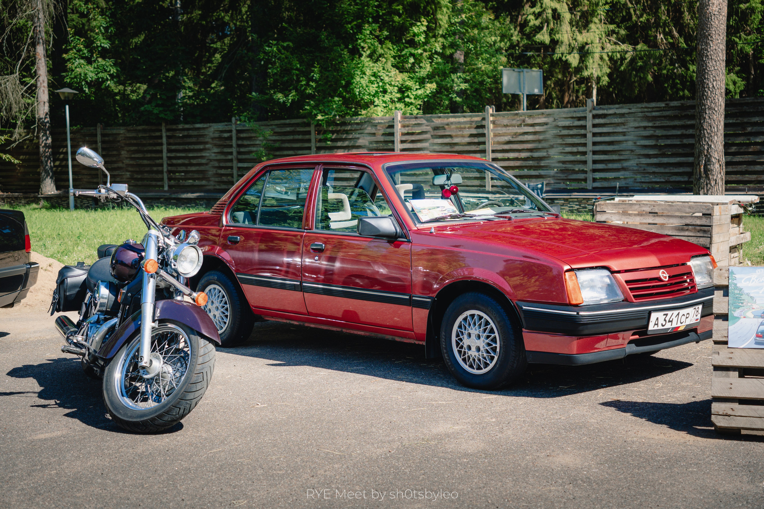 Масштабный летний фестиваль RYE Meet — встреча клуба любителей автомобилей старше 25-лет. Автомобильный фотограф Антон Цырулев