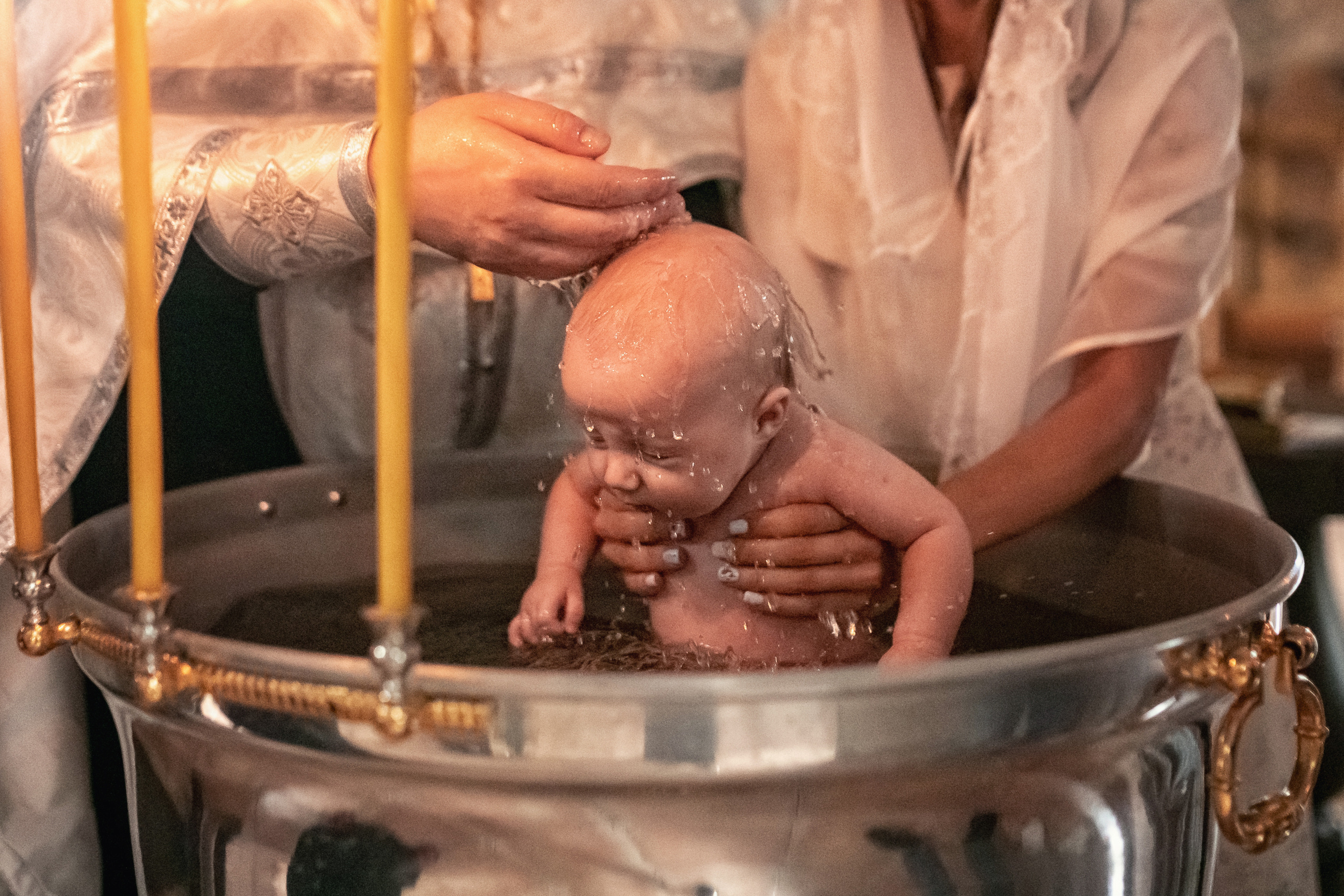 Крещение в храме Успения Пресвятой Богородицы в селе Успенское 08.08.2021. Фотограф крещения и венчания Антонова Надежда г. Москва
