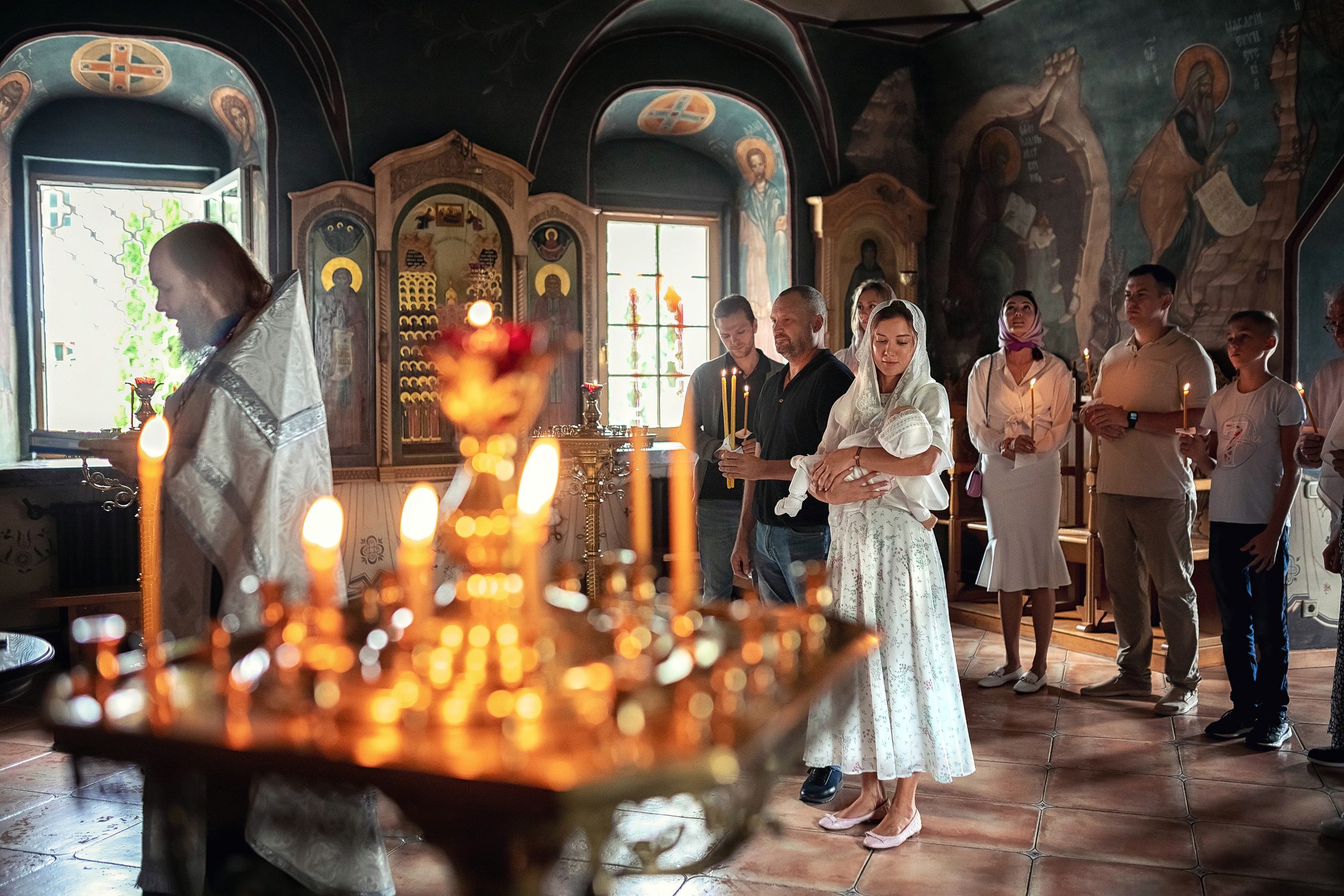 Крещение в храме Успения Пресвятой Богородицы в селе Успенское 08.08.2021. Фотограф крещения и венчания Антонова Надежда г. Москва