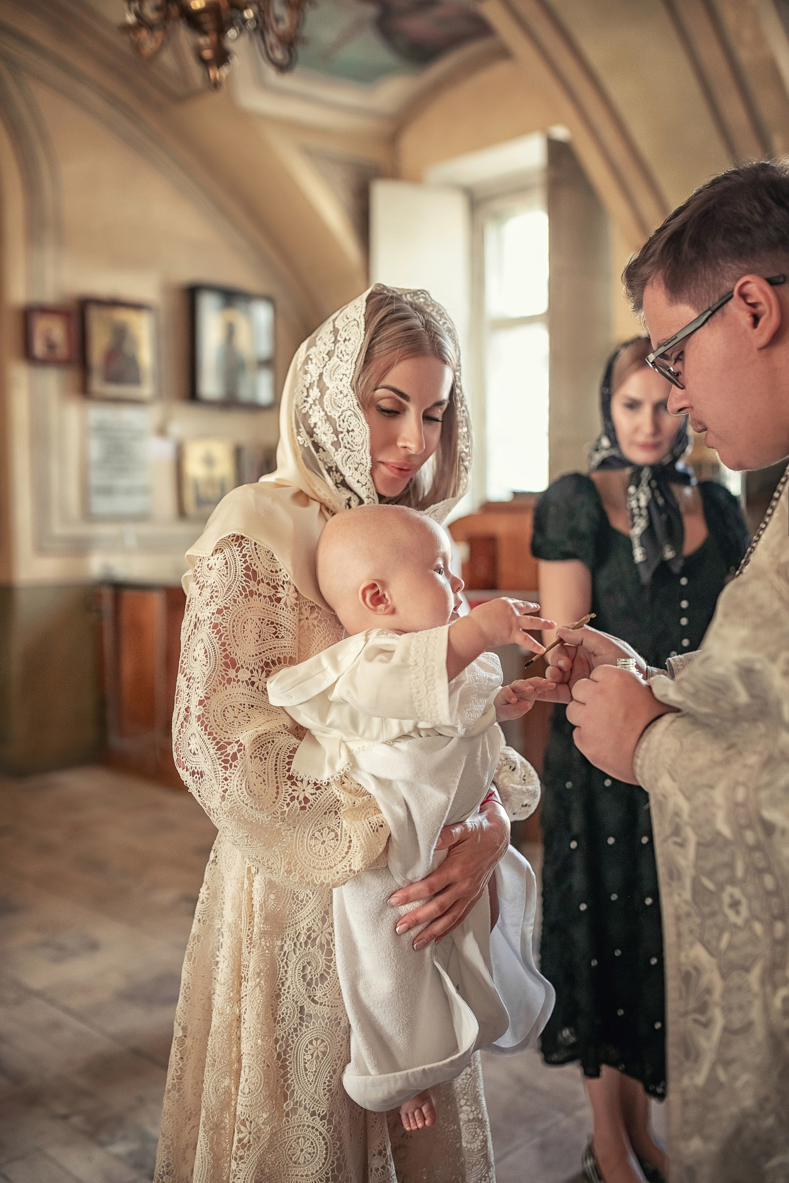 Крещение в храме Косьмы и Дамиана в Болшево 28.08.2021. Фотограф крещения и венчания Антонова Надежда г. Москва