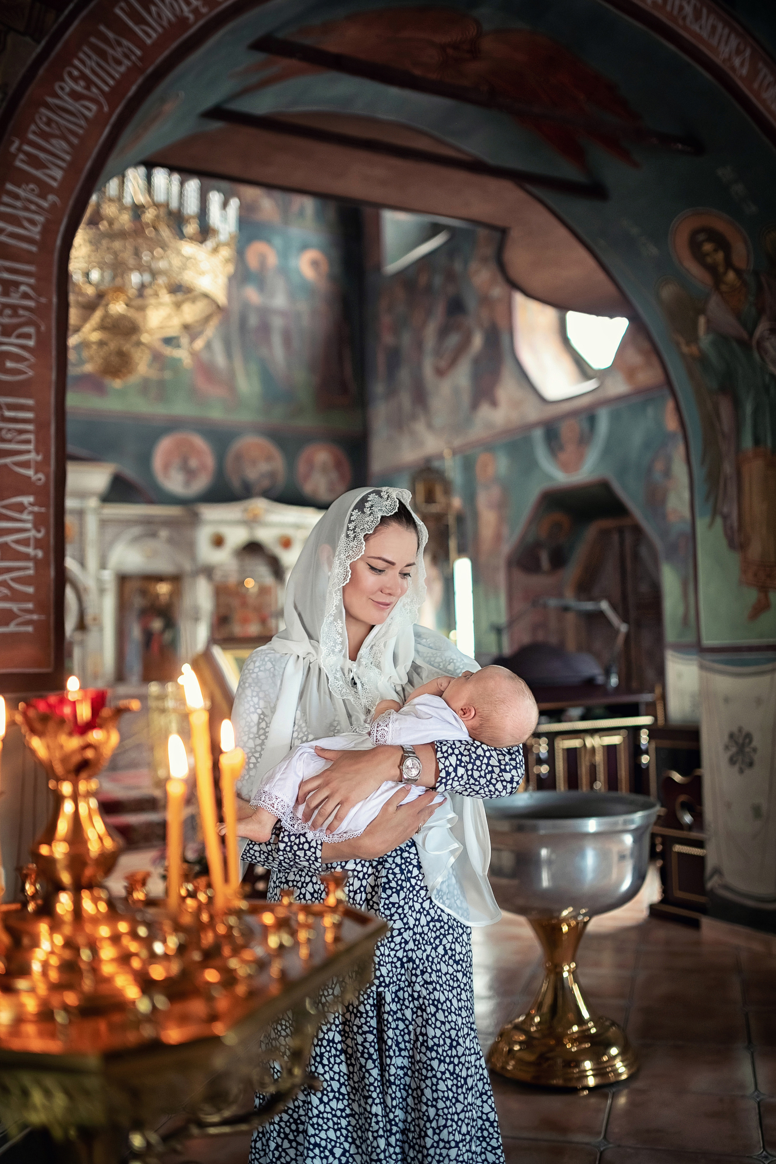 Крещение в храме Успения Пресвятой Богородицы в селе Успенское 08.08.2021. Фотограф крещения и венчания Антонова Надежда г. Москва