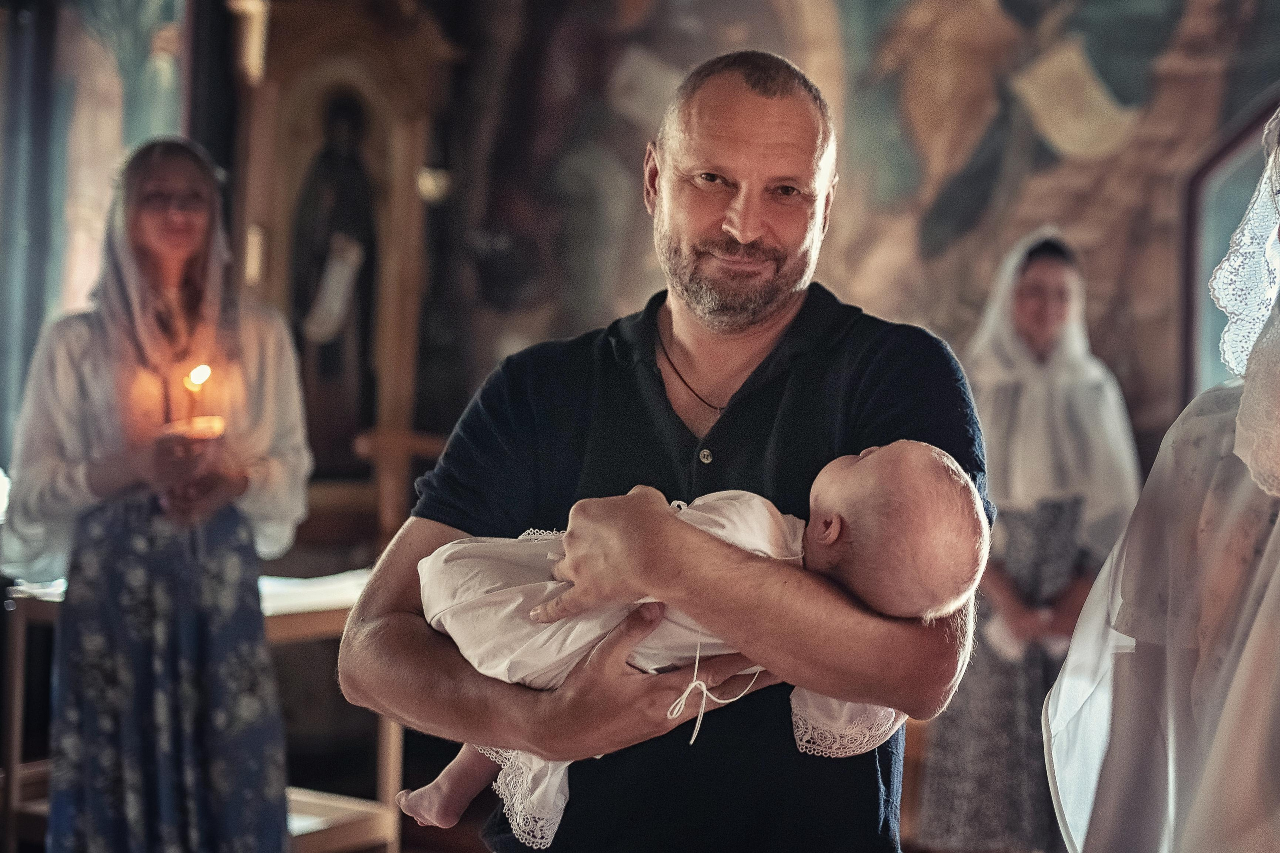 Крещение в храме Успения Пресвятой Богородицы в селе Успенское 08.08.2021. Фотограф крещения и венчания Антонова Надежда г. Москва