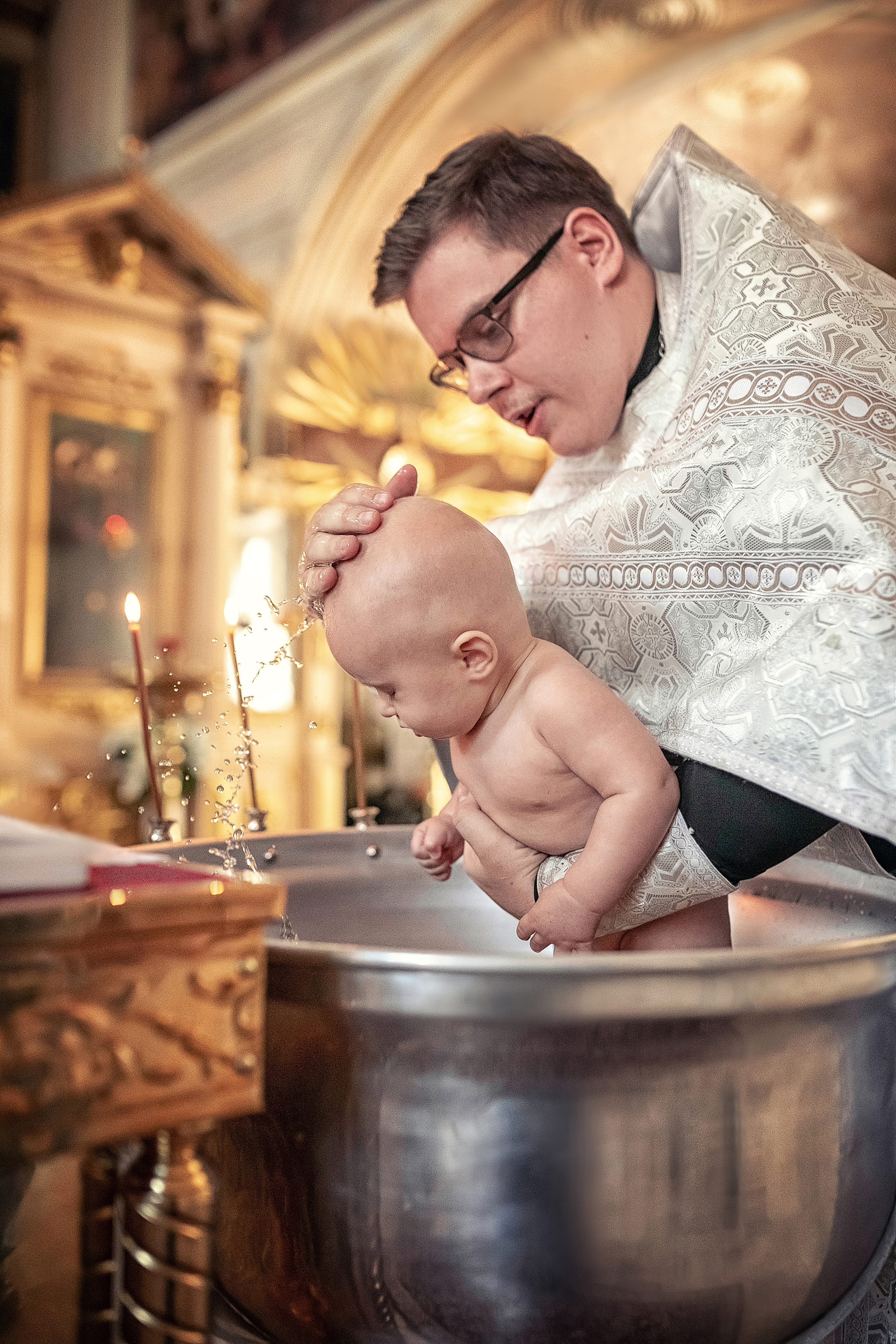 Крещение в храме Косьмы и Дамиана в Болшево 28.08.2021. Фотограф крещения и венчания Антонова Надежда г. Москва
