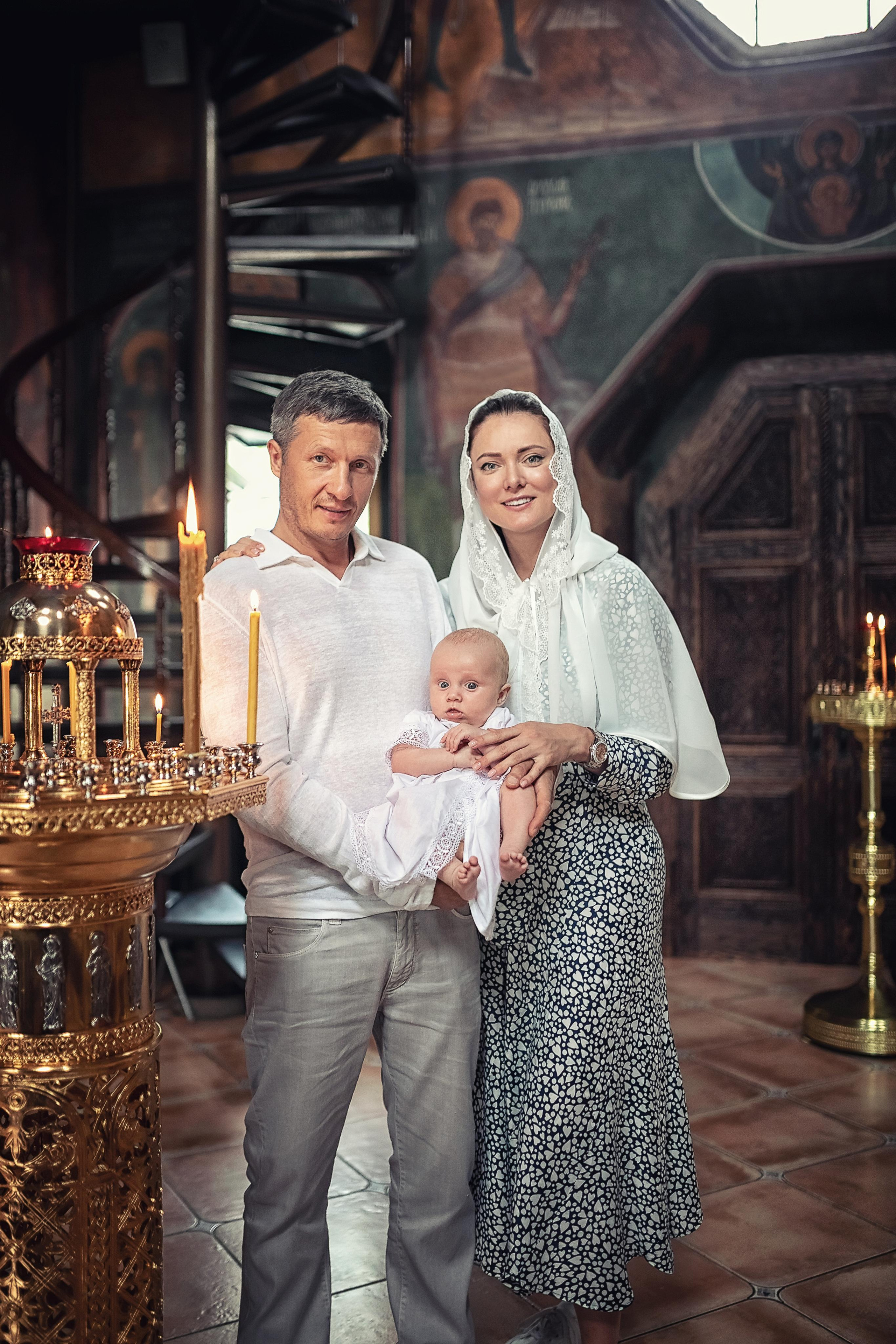 Крещение в храме Успения Пресвятой Богородицы в селе Успенское 08.08.2021. Фотограф крещения и венчания Антонова Надежда г. Москва