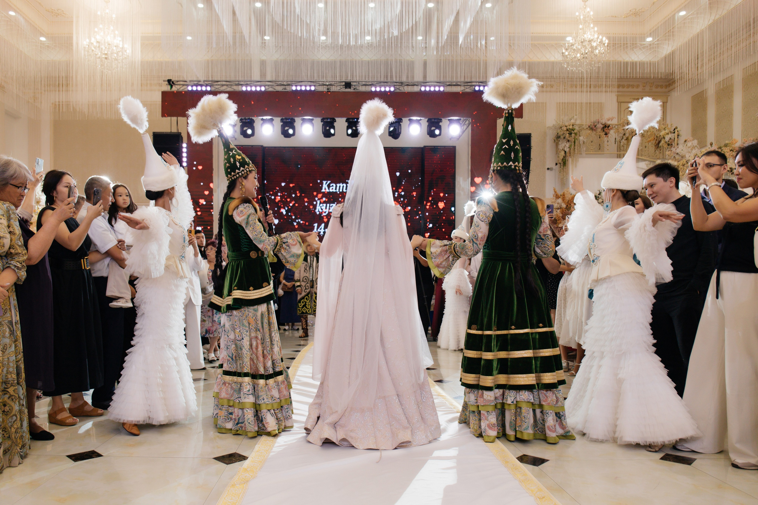 Kamila — Qyz uzatu. Wedding and Love story Photographer