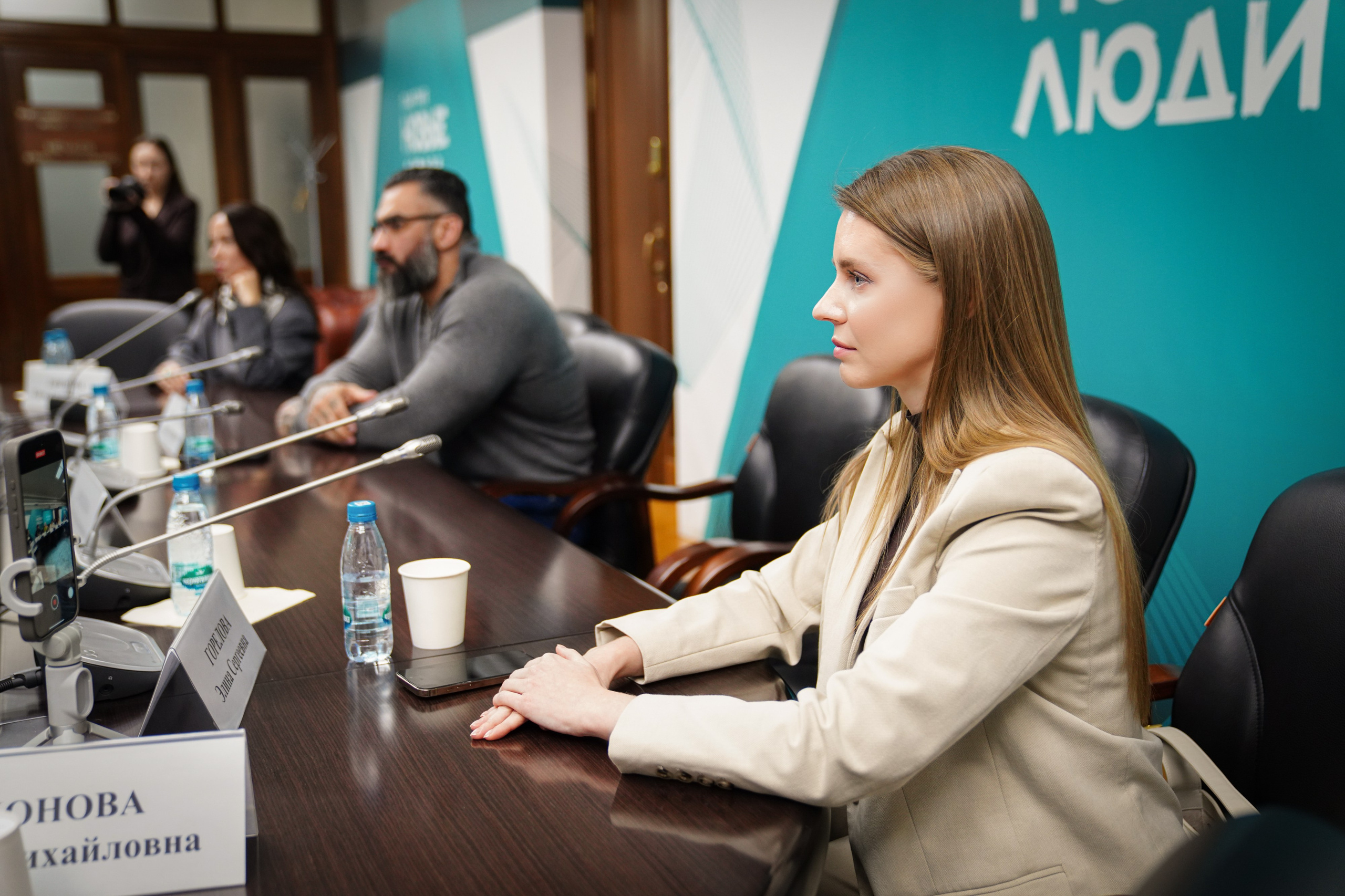 НОВЫЕ ЛЮДИ с Анфисой Чеховой. Главная