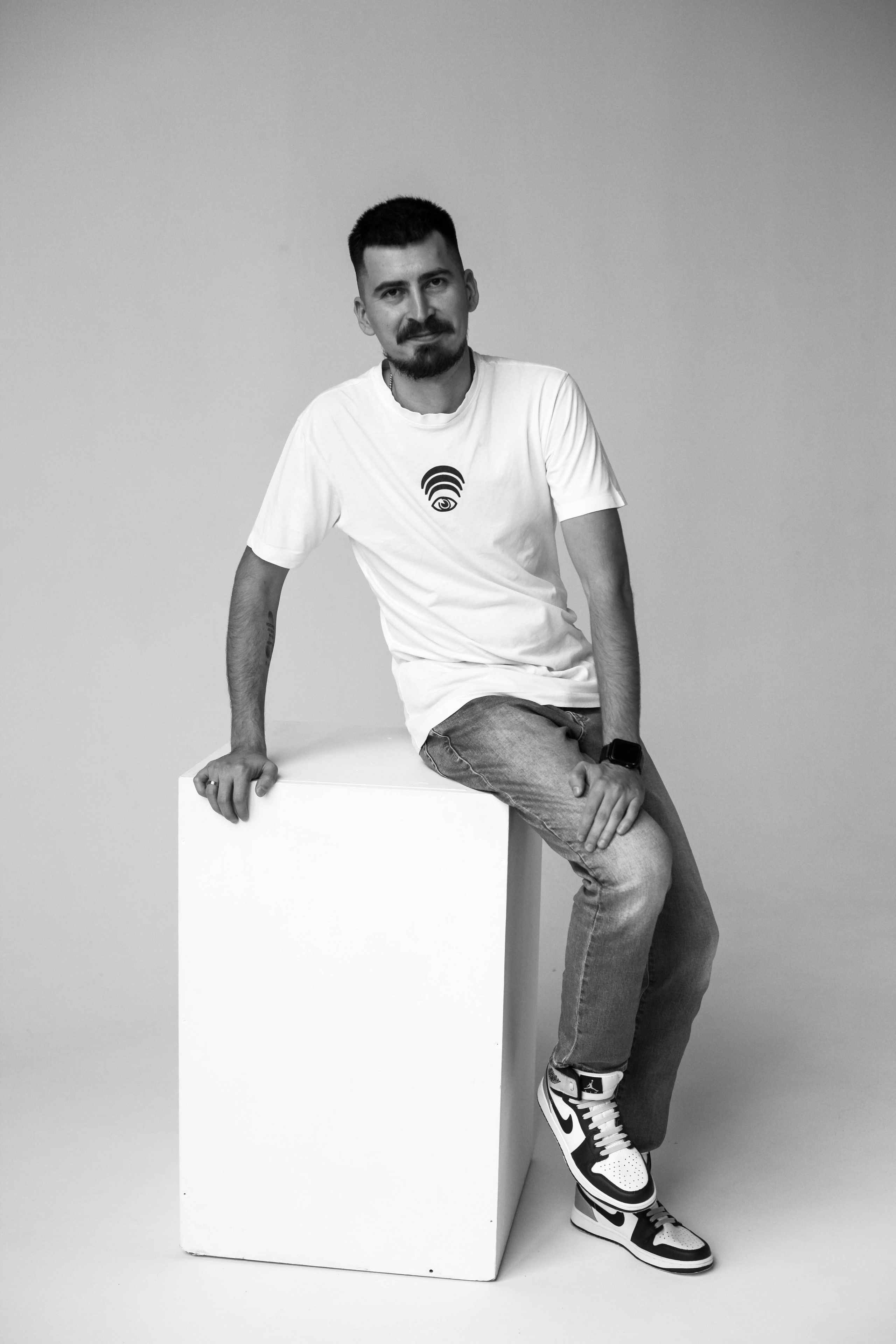 Студия. Уличный фотограф Города N