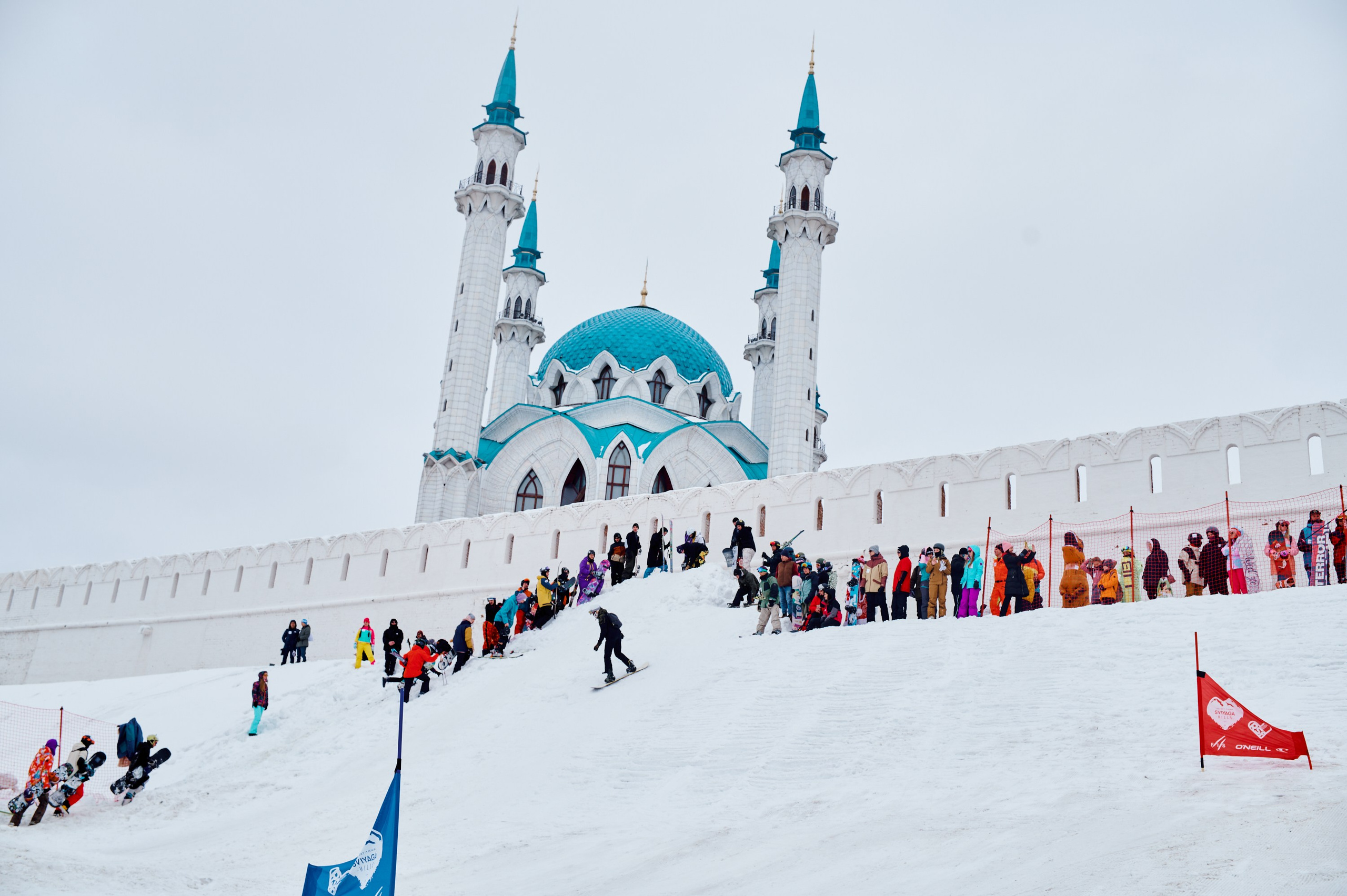 Крутой спуск _Кремль. Коммерческий фотограф в Казани Ксения Добролюбова