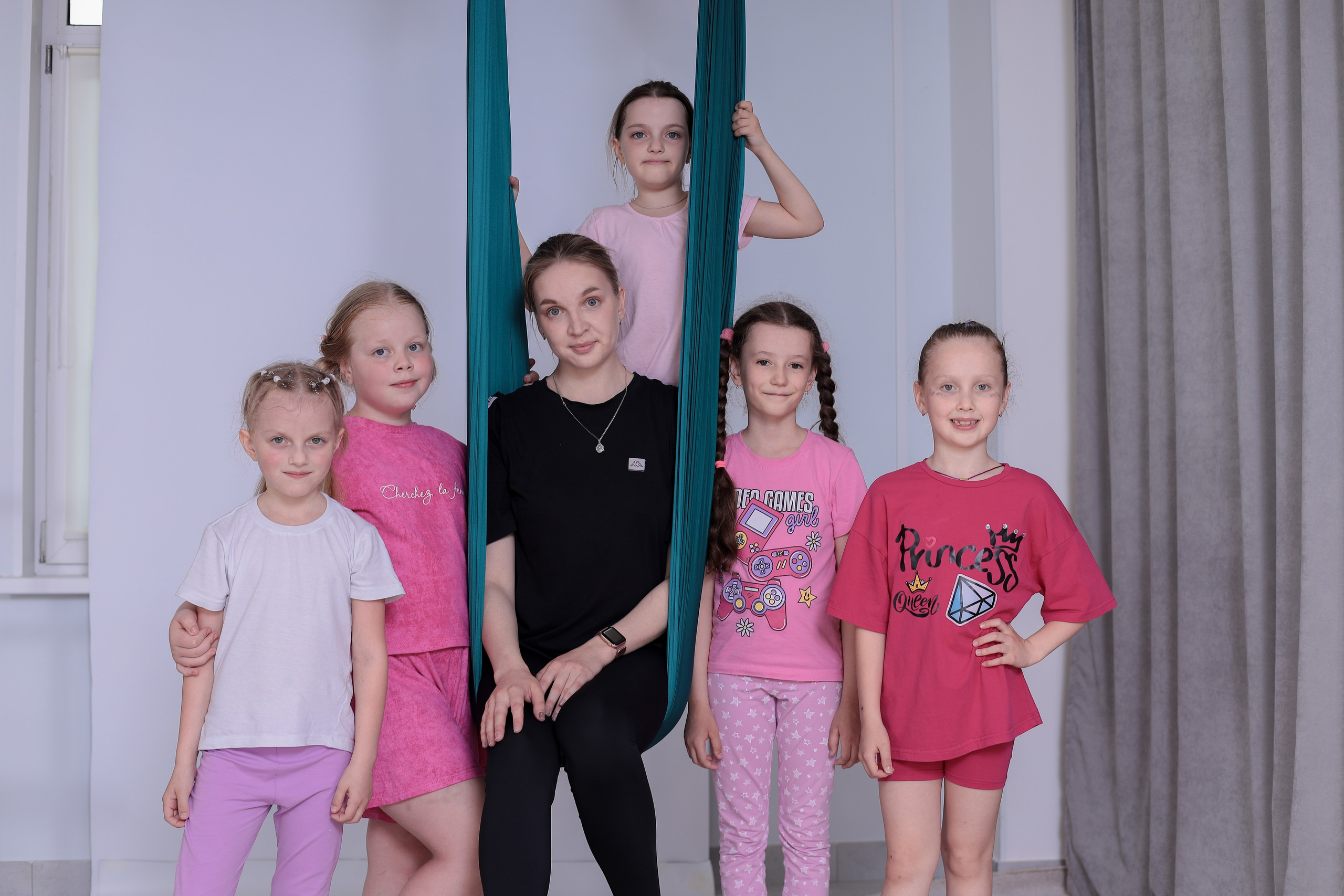 Детская аэройога. Фотограф Надршина Лилия