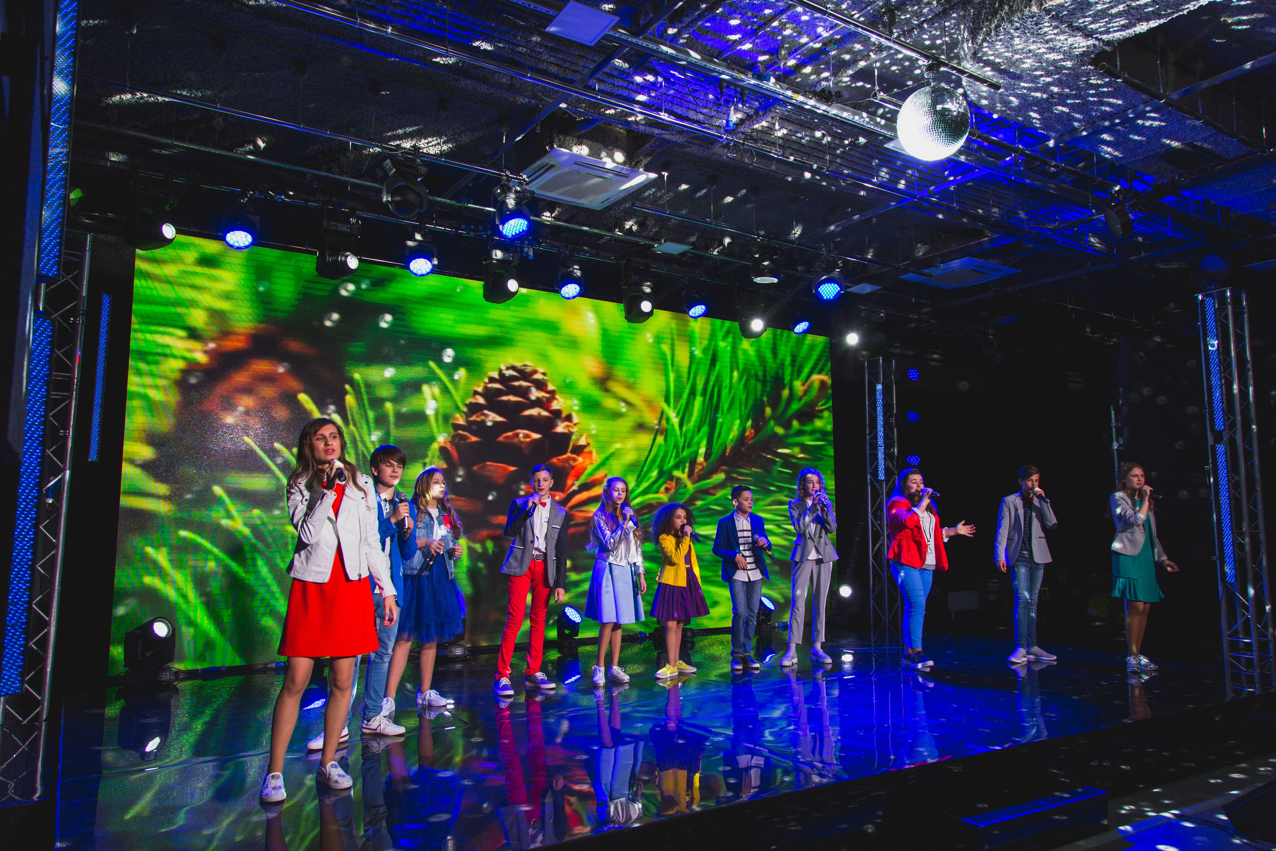 О2ТВ группа СТРАНА. Видеооператор/Фотограф Николай Завьялов