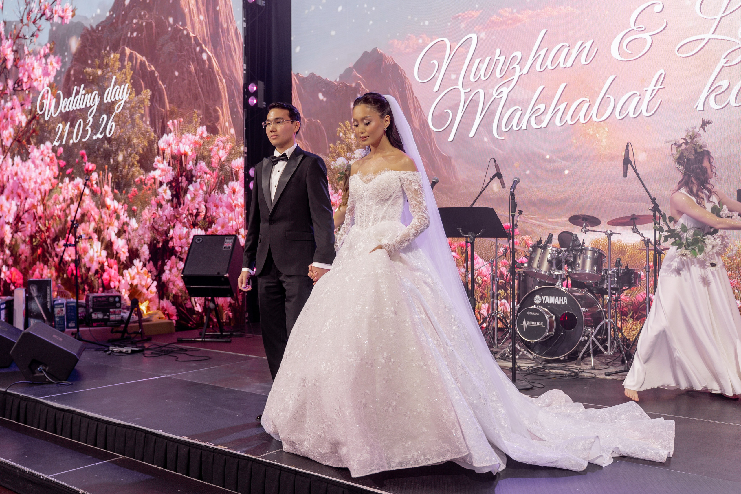 NURZHAN & LYAZZAT «MAHABBAT KOKTEMI». ___________________________________________________