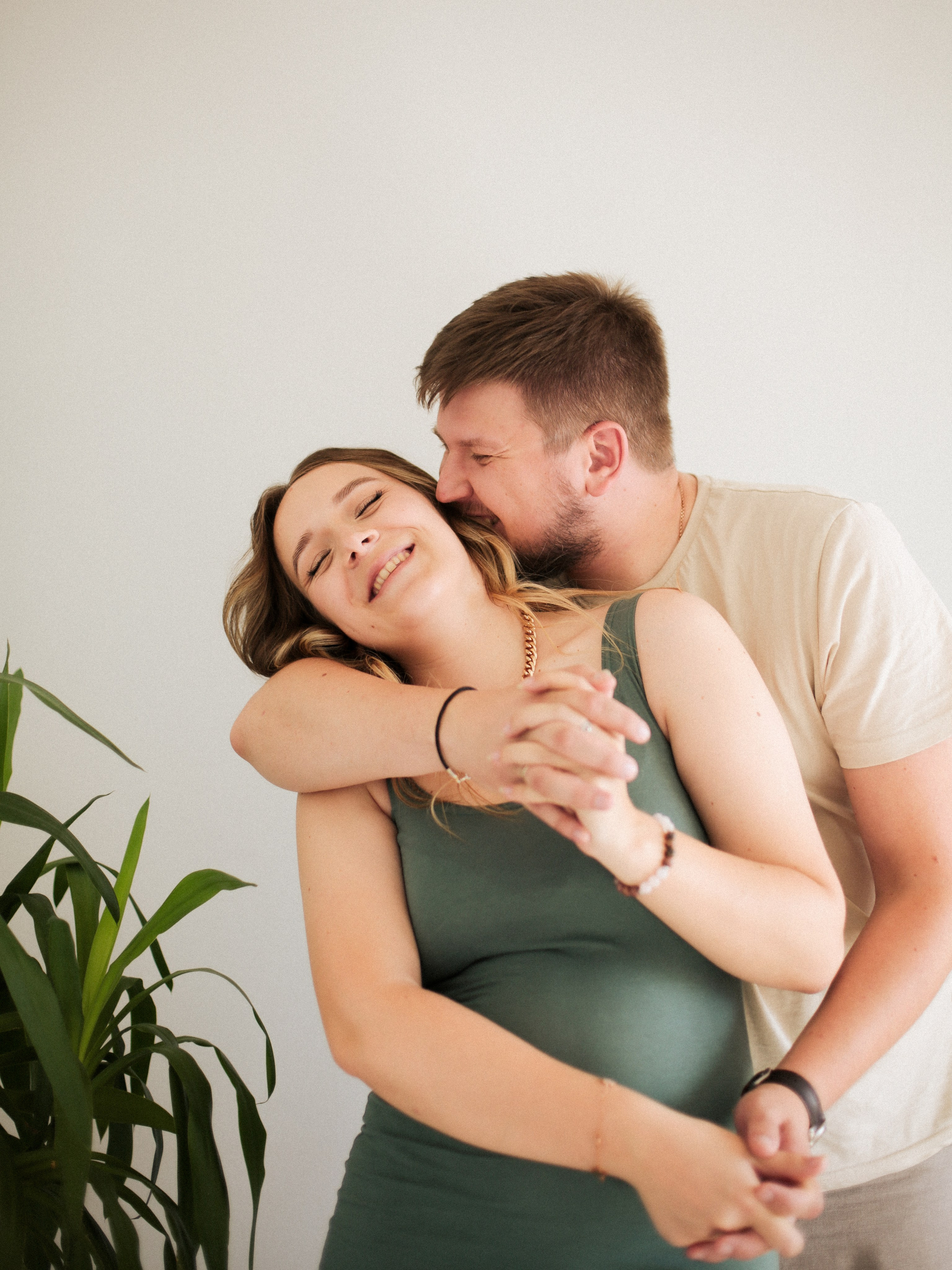 Владимир и Владлена. Фотограф Julia Milton | Портреты, съемки для маркетплейсов, лавстори, съёмка беременности в Санкт-Петербурге. Обучение фотографии в Спб очно