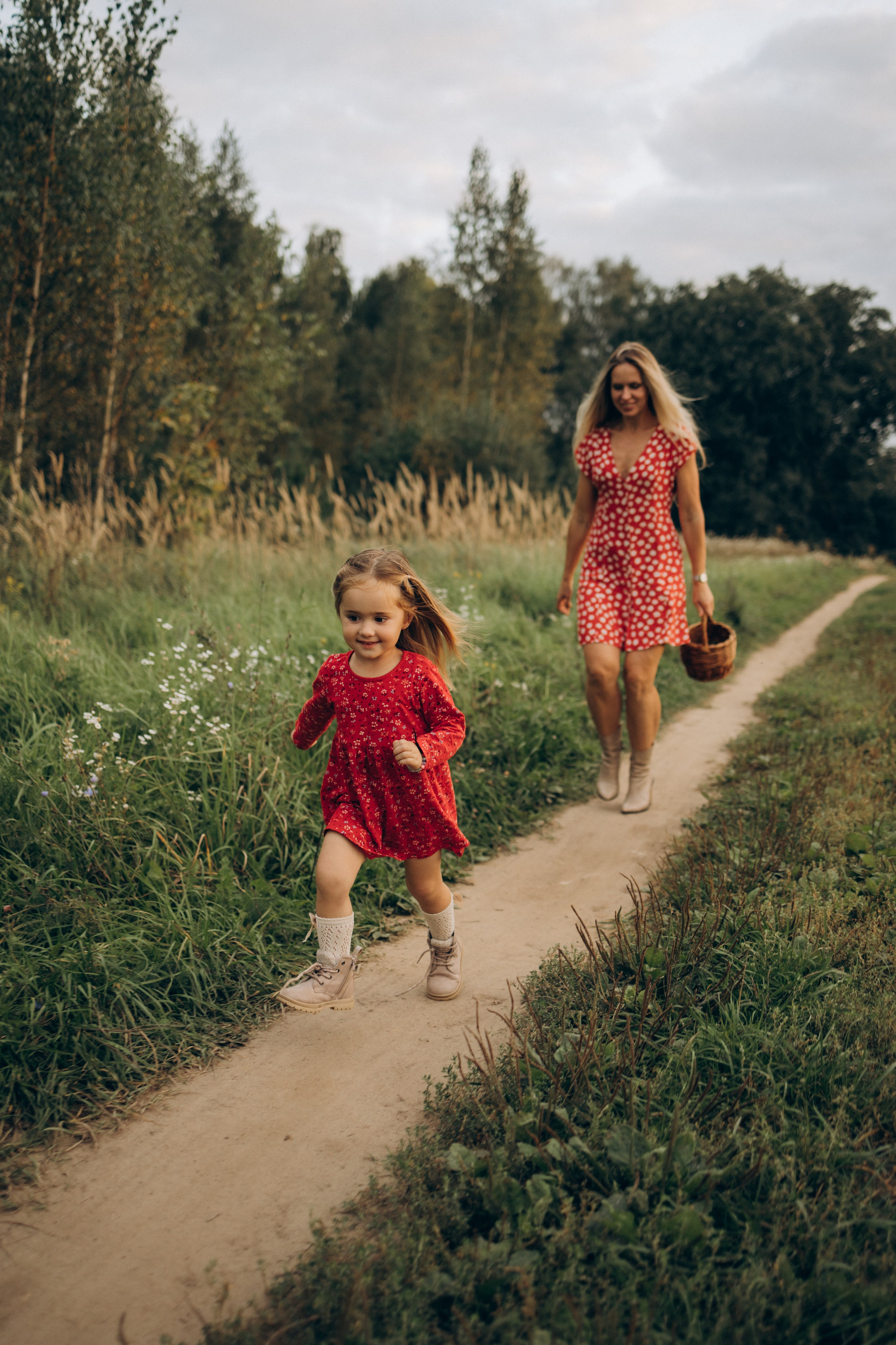 Мама и дочка (5.09.2025) г. Жуков (Калужская обл.). Надежда Стар семейный и церковный фотограф в Жукове и Калужской области