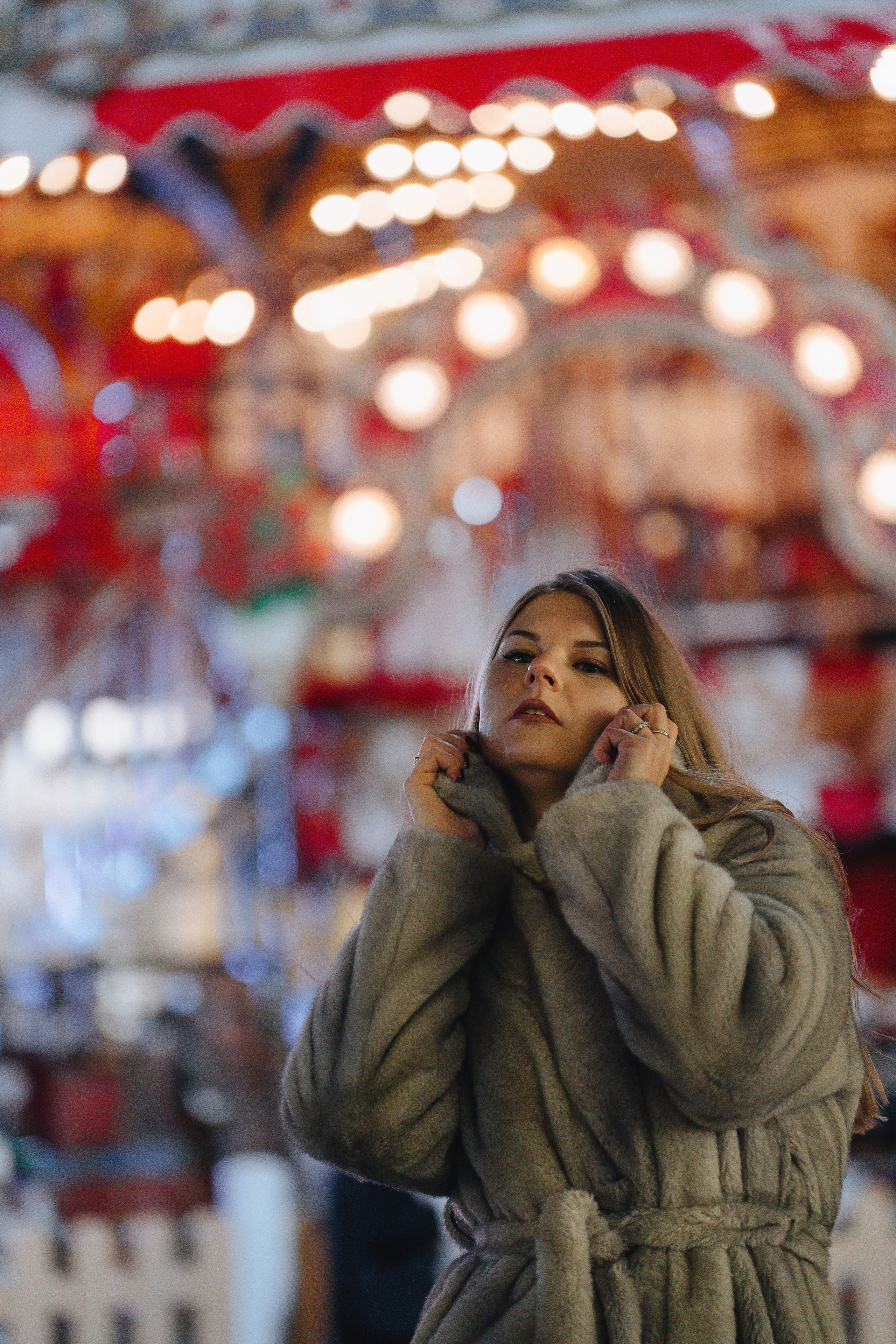 ПРОГУЛКА НА МАНЕЖНОЙ ПЛОЩАДИ ДЛЯ ДЕВУШКИ ПЕРЕД НОВЫМ ГОДОМ (НОВОГОДНЯЯ ФОТОСЕССИИЯ НА МАНЕЖНОЙ ПЛОЩАДИ). Профессиональный фотограф, Санкт-Петербург — Виктория Богомолова