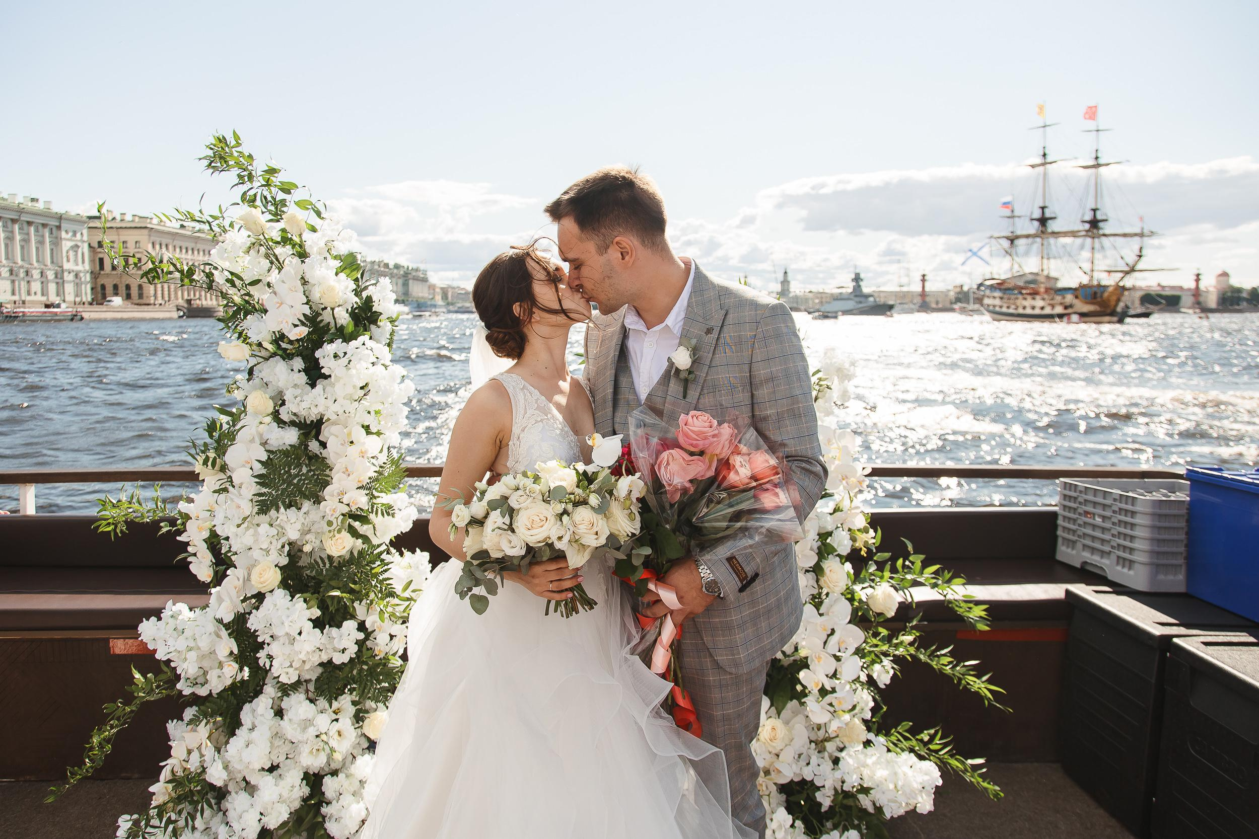 Свадьба Кости и Карины — настоящая романтика Петербурга