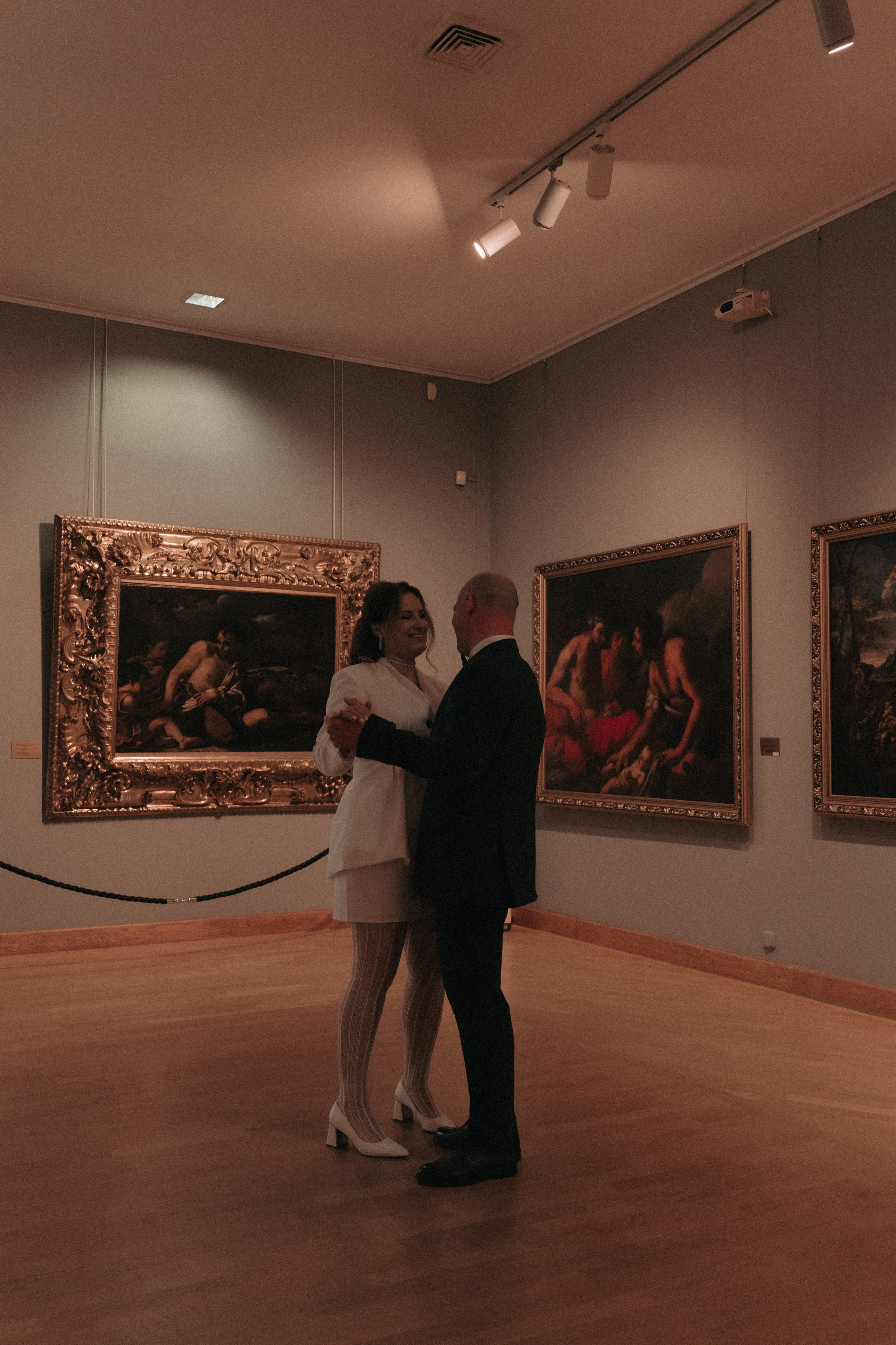 Свадебная фотосессия в музее. Ваш семейный фотограф в Минске — Вика Трегубова