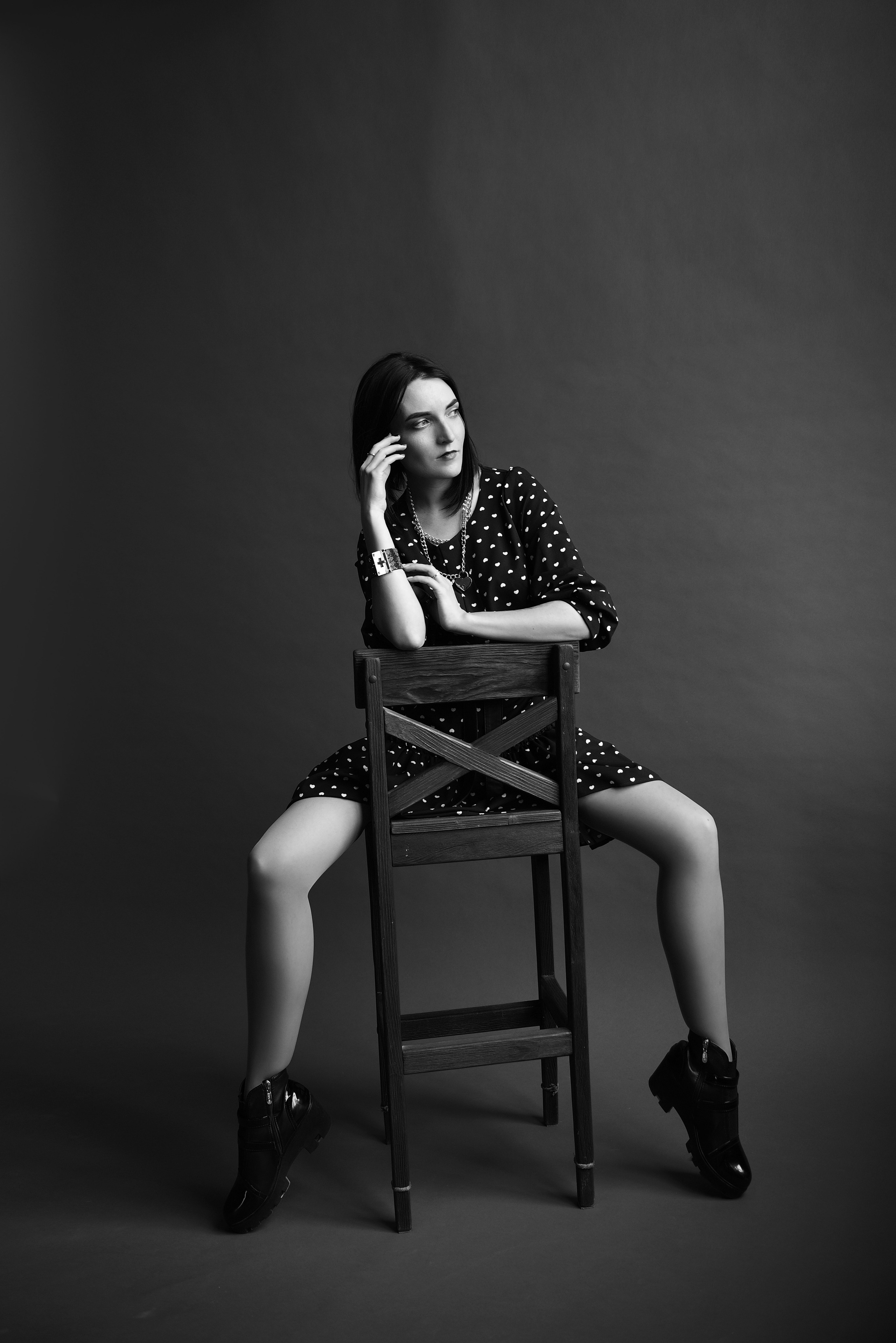 Индивидуальная студийная. Свадебный, семейный, детский, контент фотограф в Омске Максим Ильин