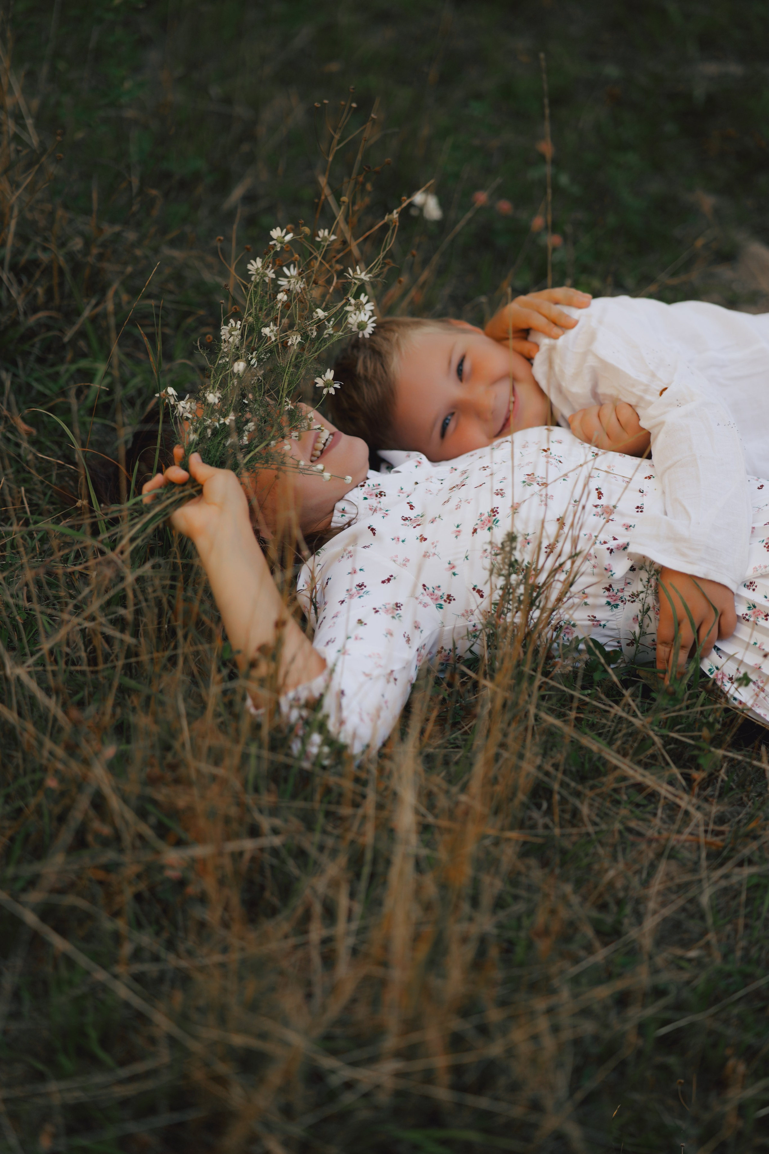 У дома. Фотограф Мария Зайчик