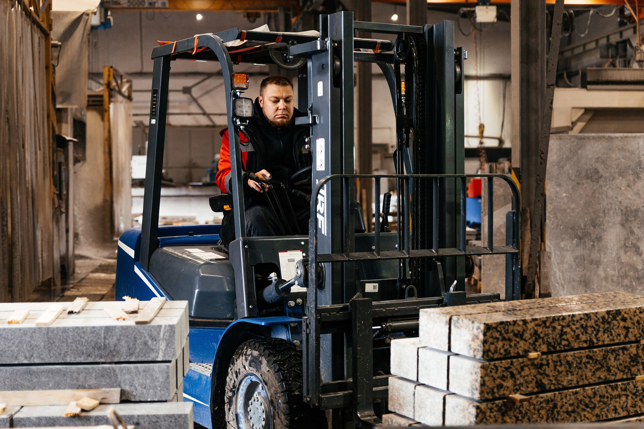 Камнеобрабатывающий завод. Ваш самый лучший фотограф!