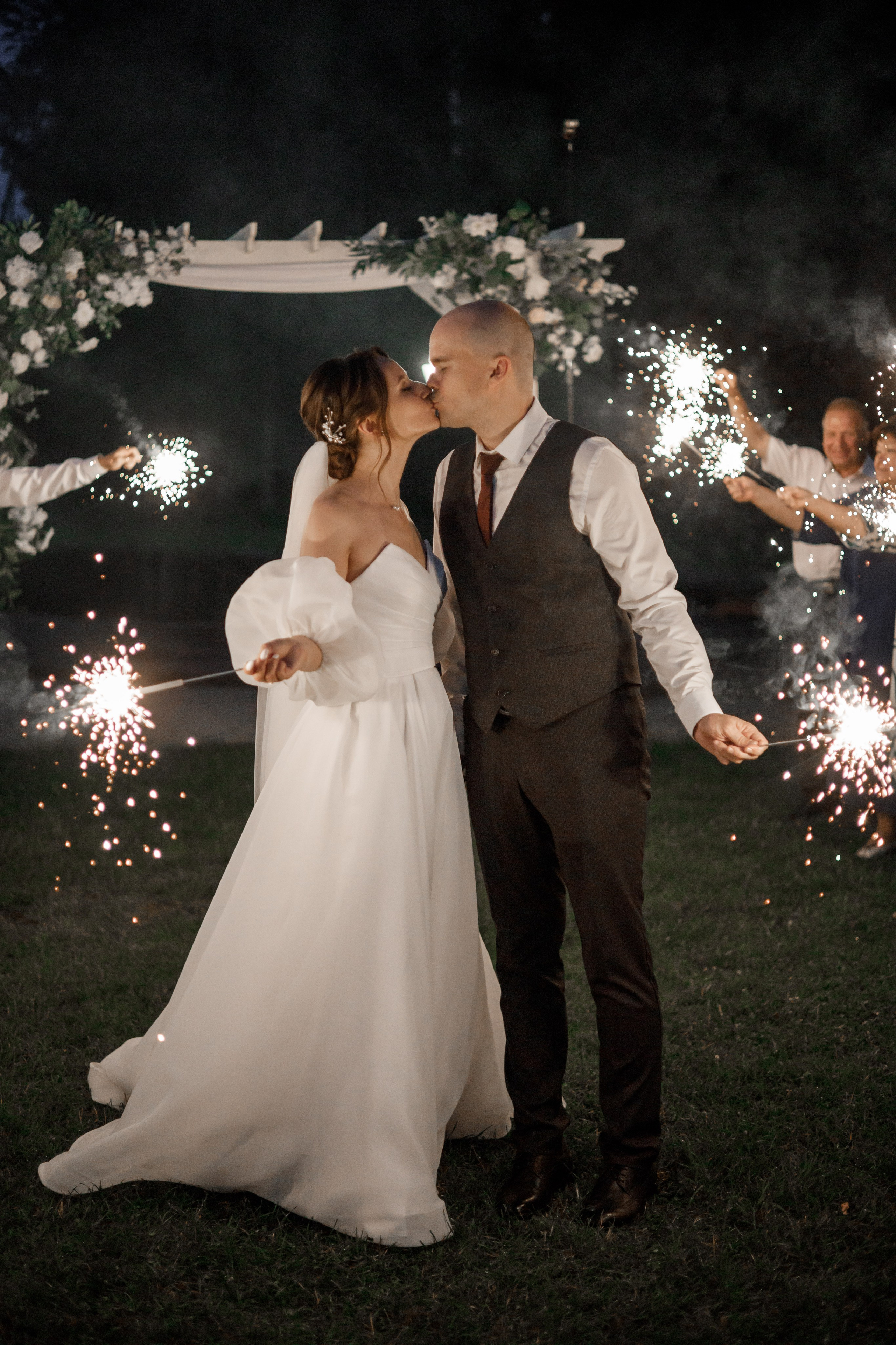 Полина и Дмитрий, загородный клуб «Барин», ЗАГС в г. Пушкино. Свадебный и репортажный фотограф (Москва, Королев и другие)