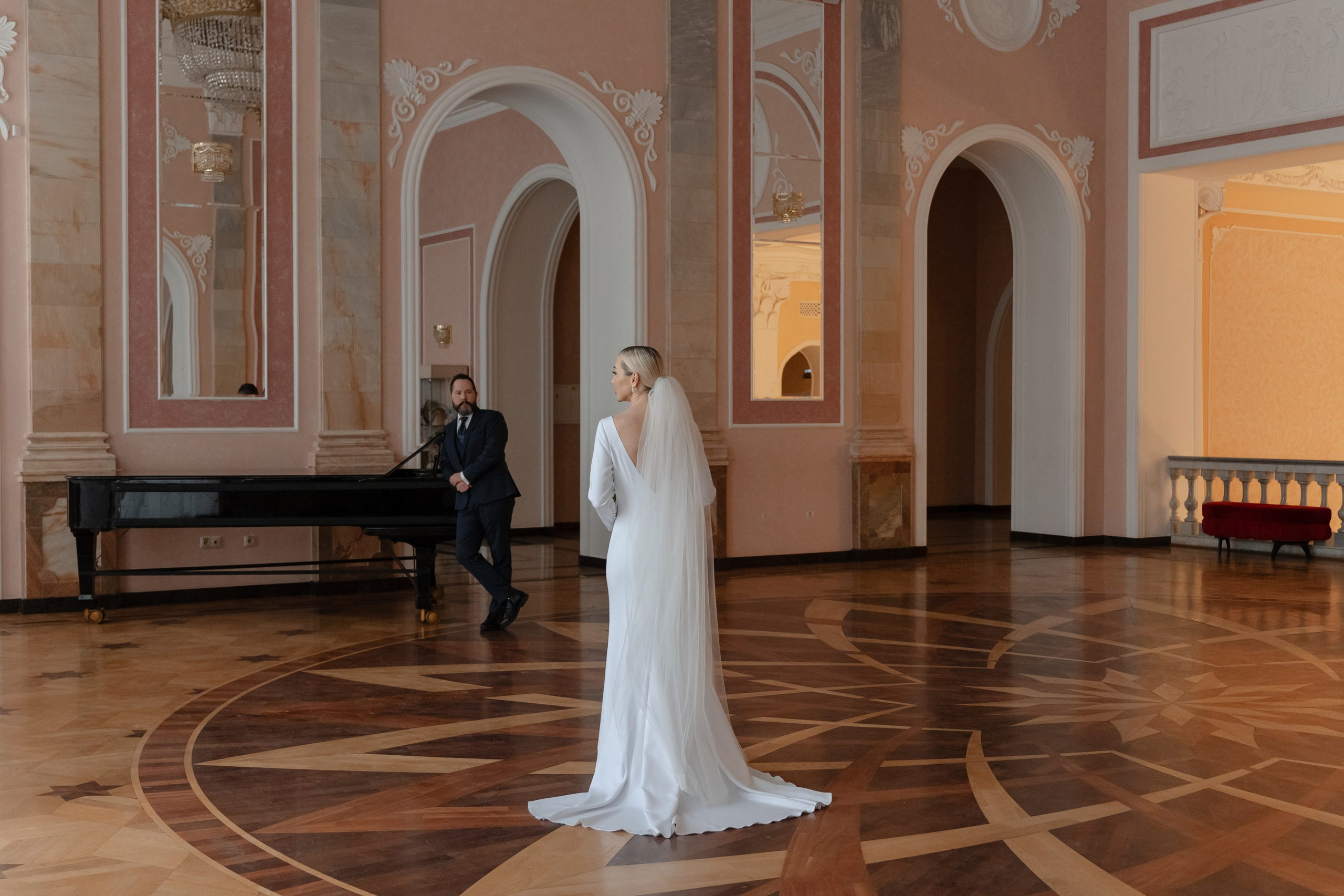 Театр Оперы и Балета. Свадебный фотограф в Уфе Лилия Сова