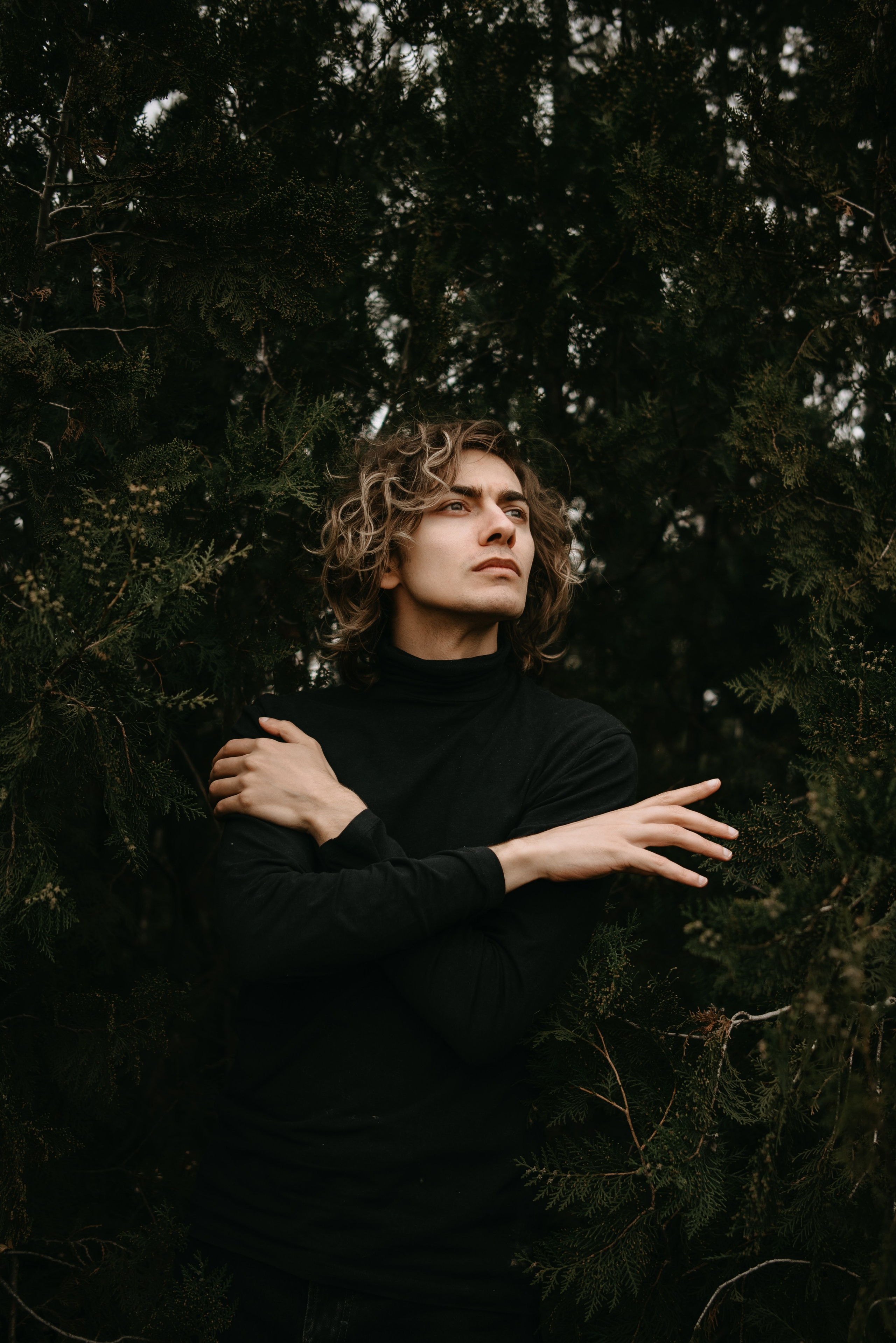 Мужская портретная фотосессия на природе. Портретный и свадебный фотограф в Тбилиси • xeniqo