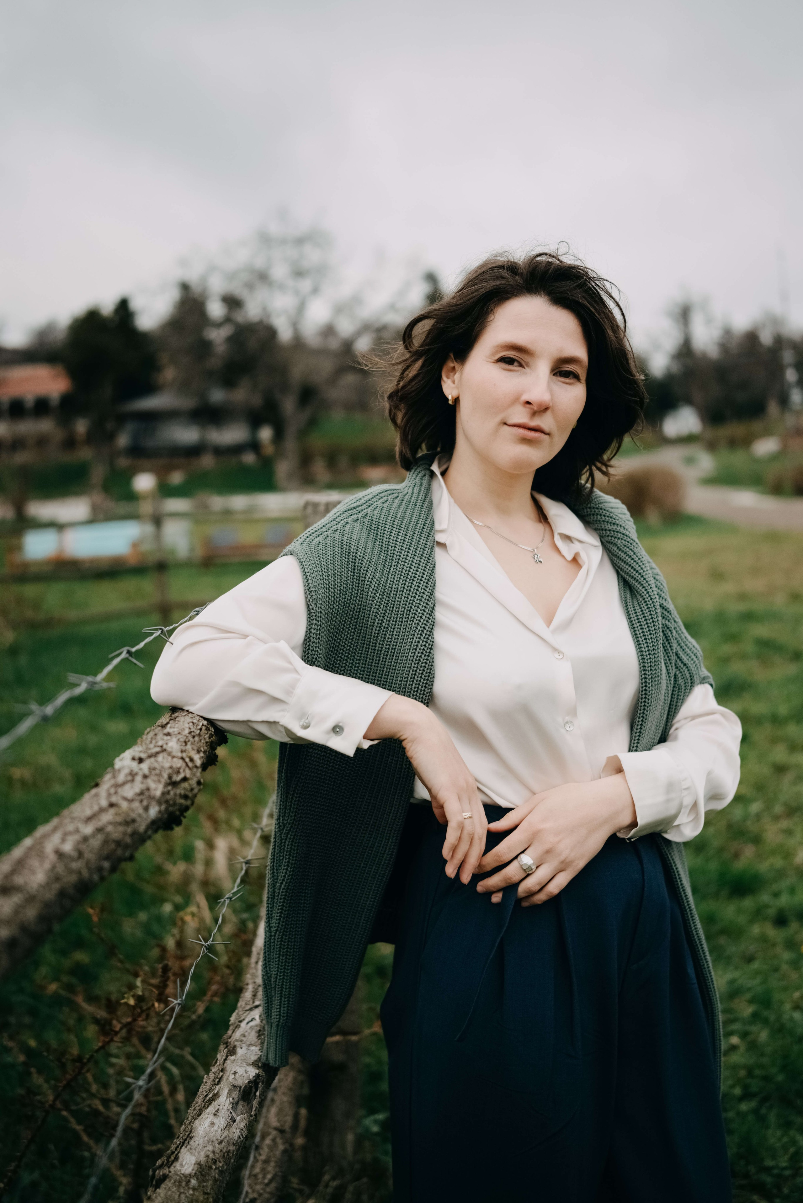 Портретная фотосессия на ферме с лошадьми. Портретный и свадебный фотограф в Тбилиси • xeniqo