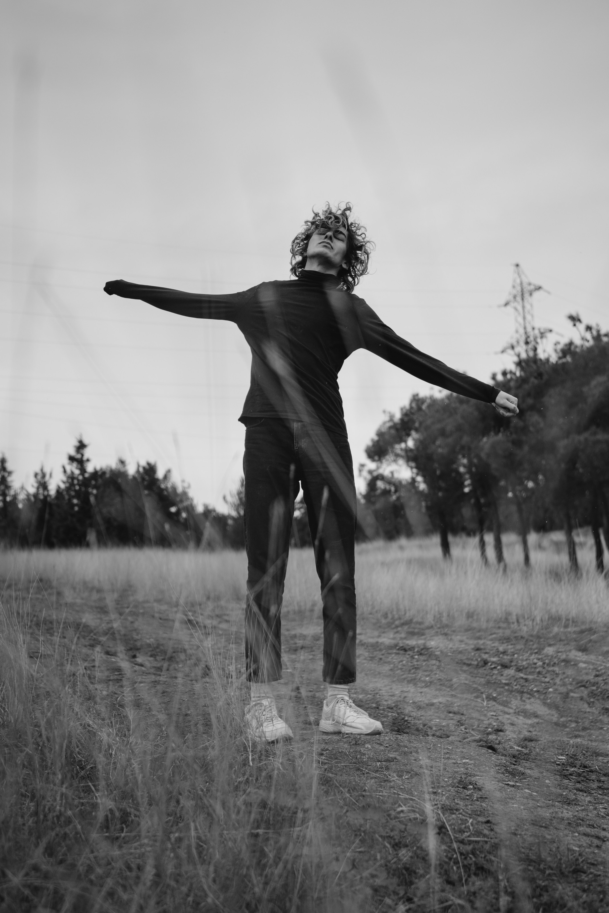 Мужская портретная фотосессия на природе. Портретный и свадебный фотограф в Тбилиси • xeniqo