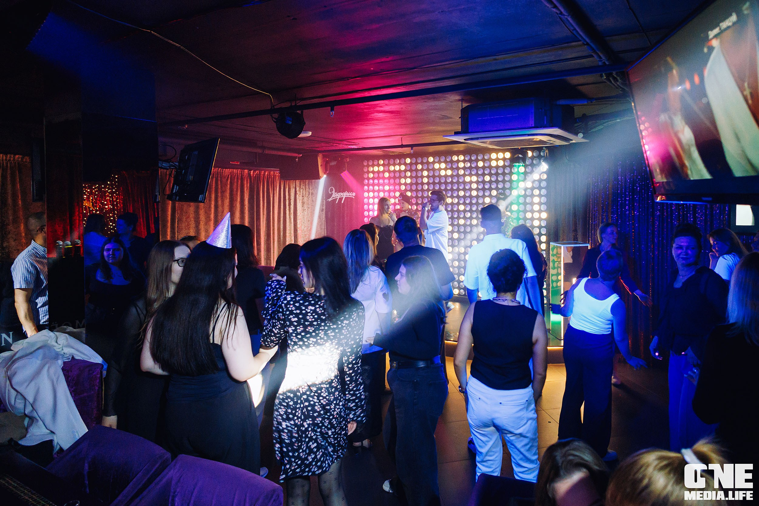 Фоторепортаж из караоке-клуба Эйфория. One Media Life: фоторепортажи, фотоотчеты с мероприятий и заведений