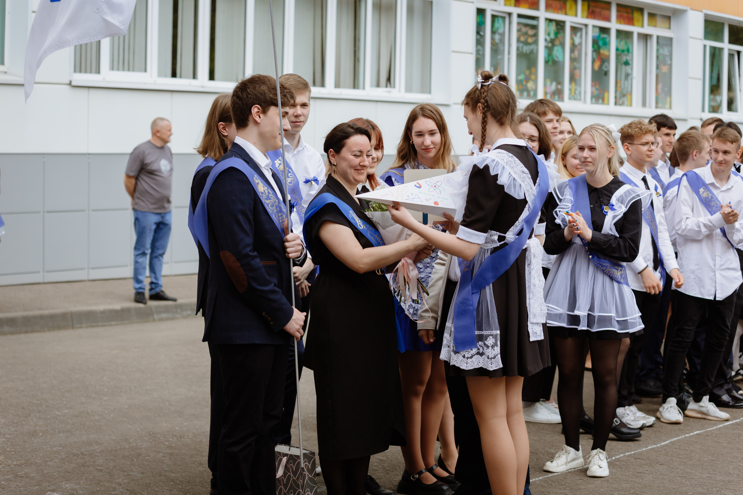Последний звонок 2024 (3 часа фотосъемки). Профессиональный фотограф Надежда Антонова
