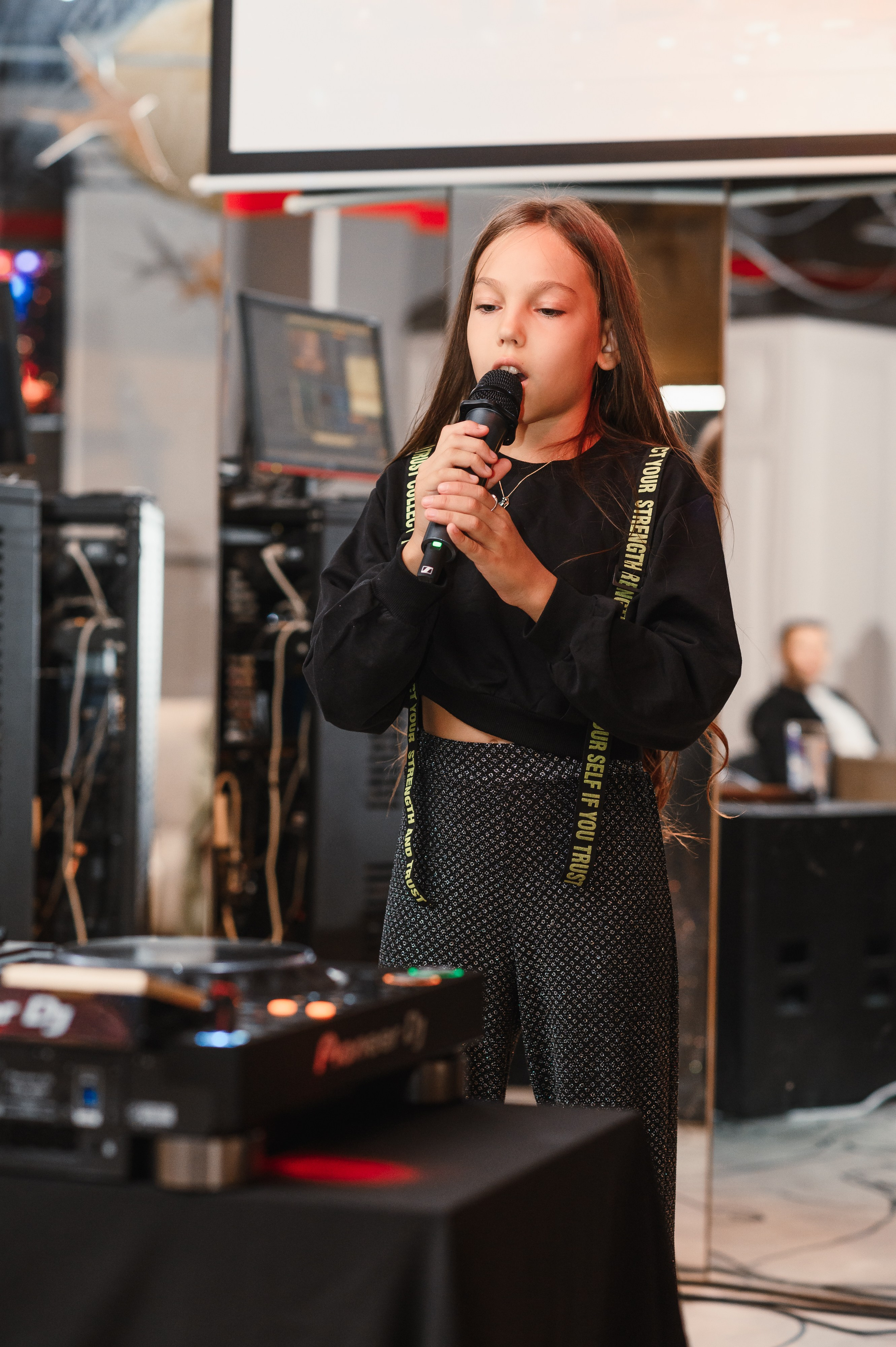 День рождения в формате выступления. Wedding and family photographer USA