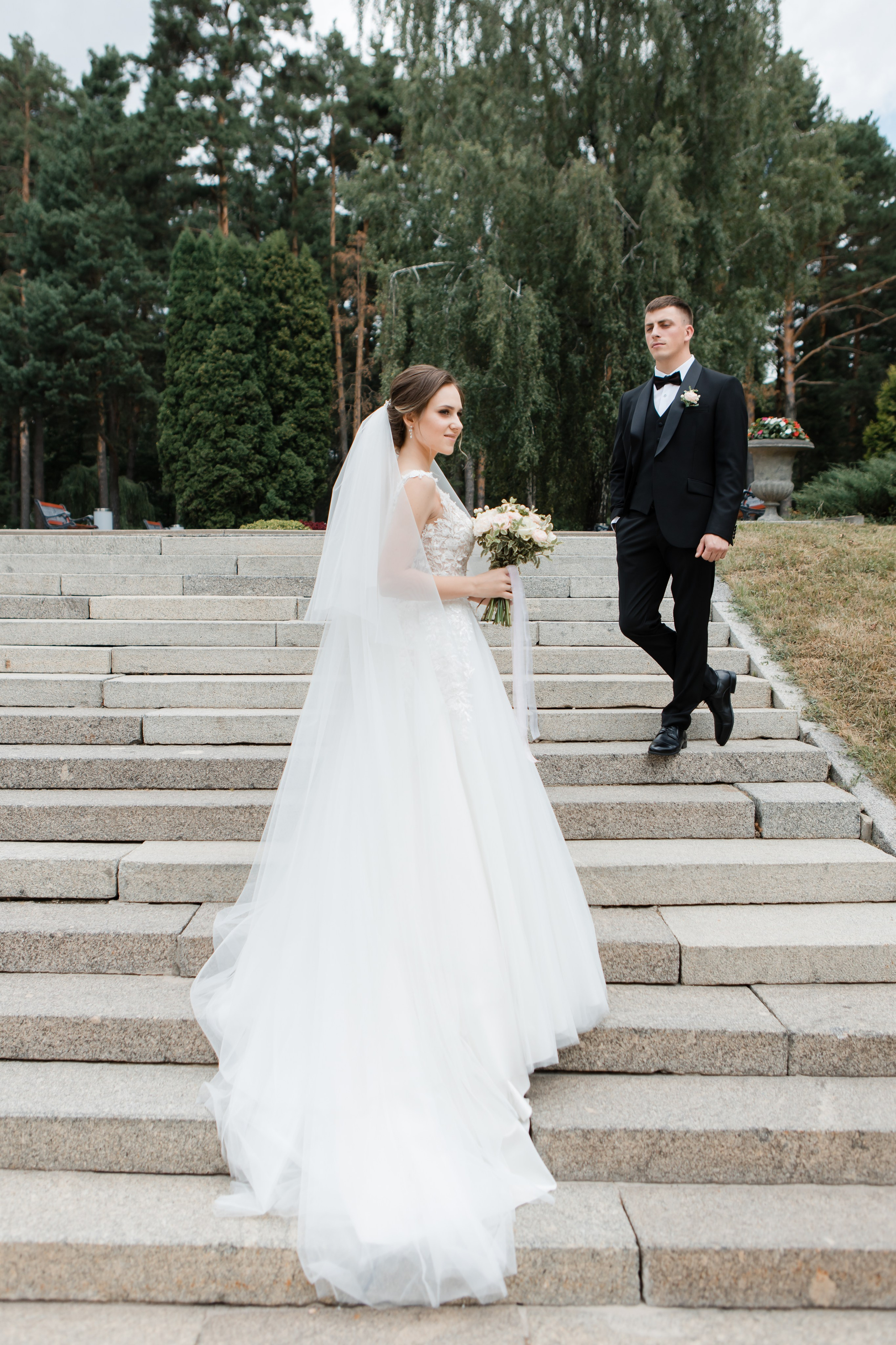 Свадебная фотосъемка Михаила и Ольги. День нашей свадьбы. Видеосъемка и фотосъемка свадеб. Фотограф и оператор на свадьбу. Видеосъемка подкастов, собственная видео-фотостудии. Предметная фотосъемка