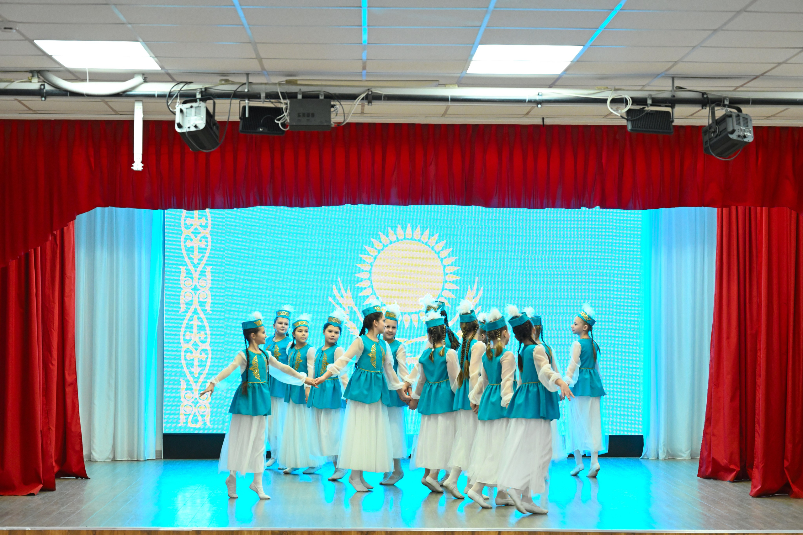 2025-11-21 День семьи 127. Снежинск фото Андрианов