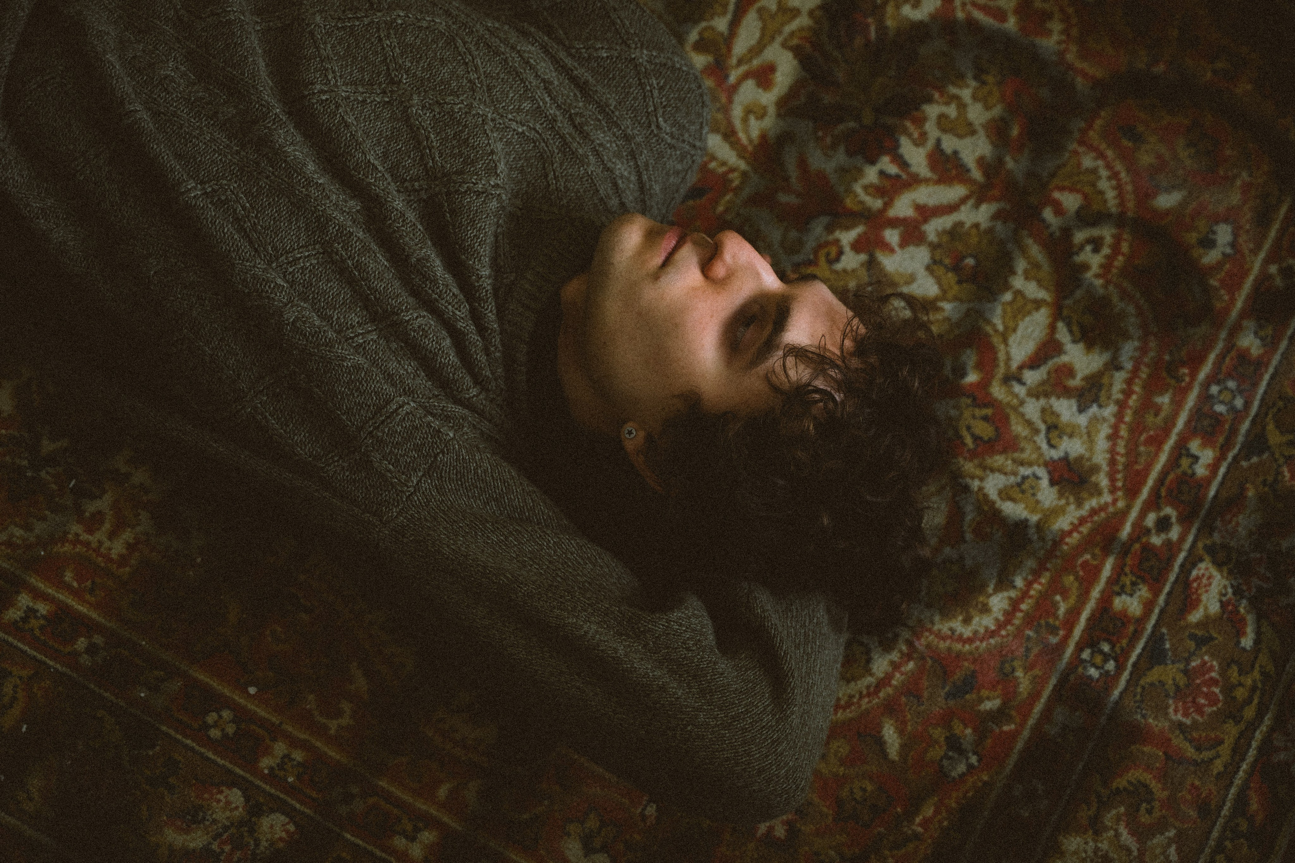 Зорко одно лишь сердце. Главная