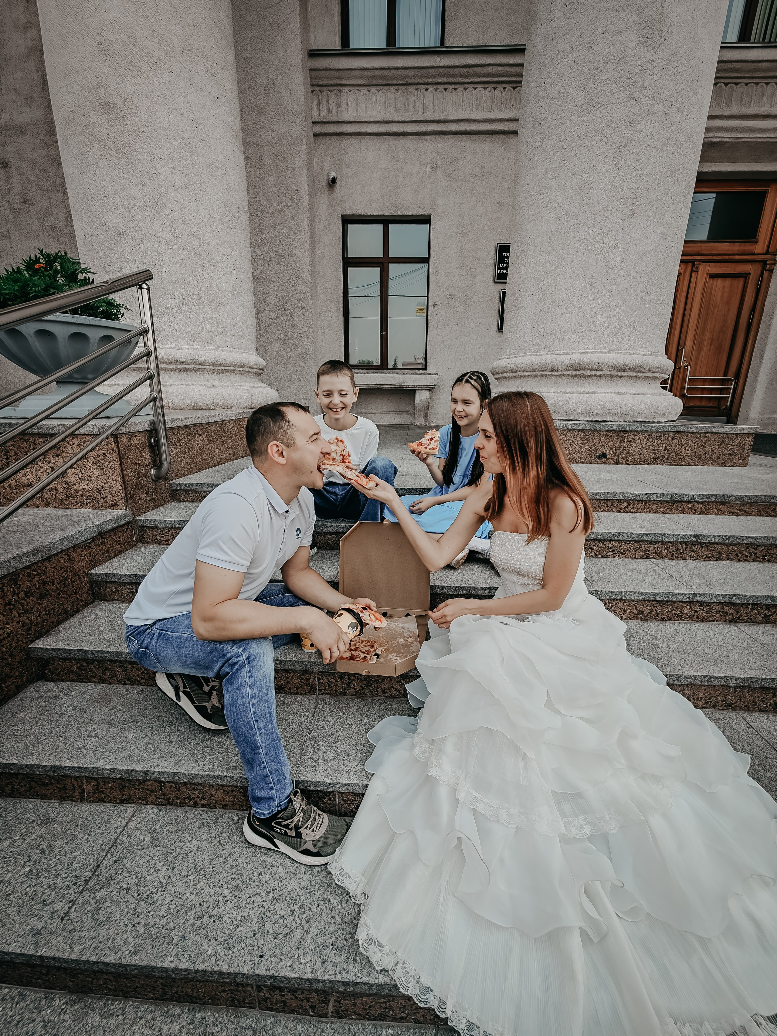 Рафаил, Ольга, Данис, Карина. Фотограф Регина Крикунова г. Красноярск