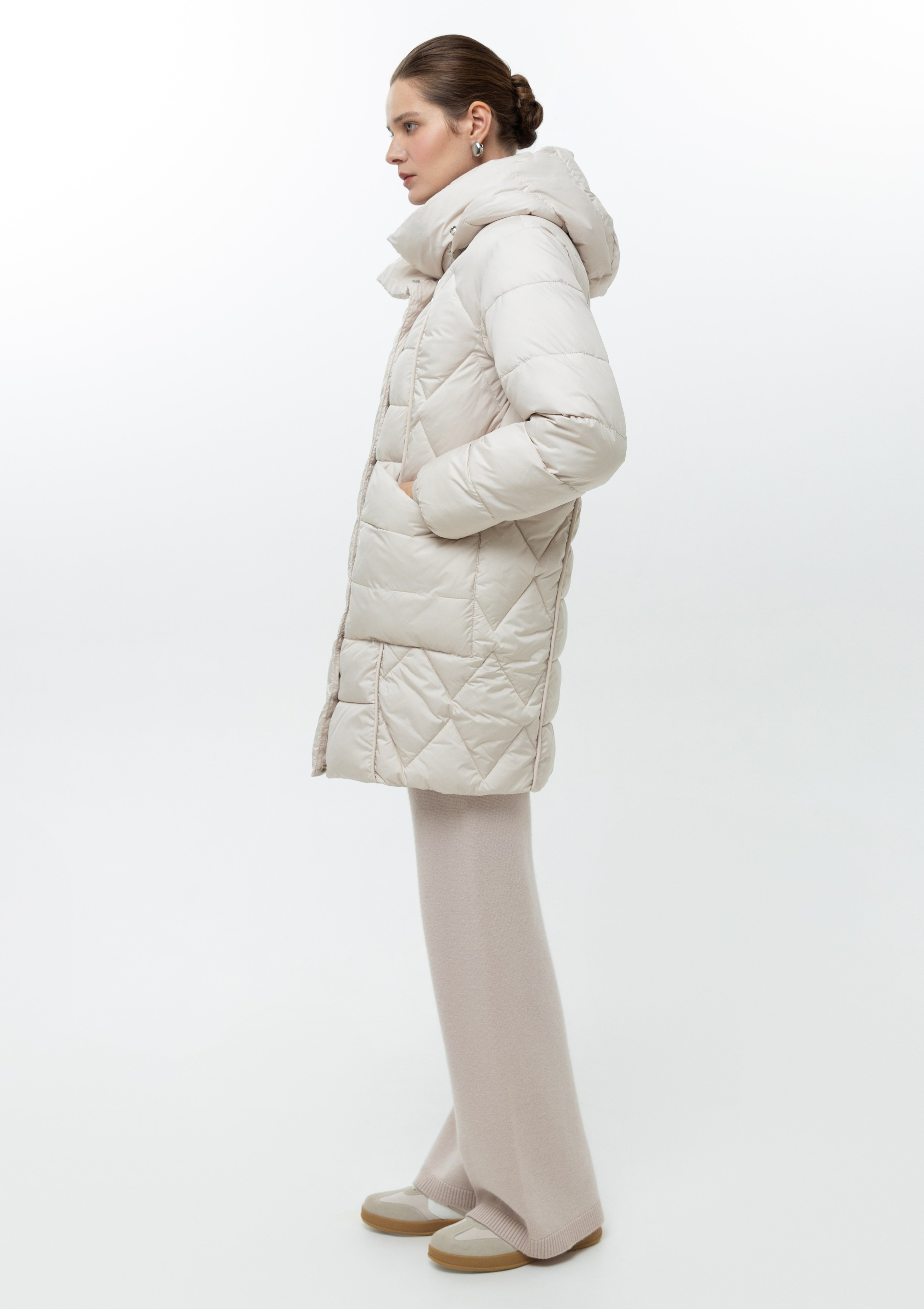 Каталог. Верхняя одежда + трикотаж бренда. 4ч,. Визажист для брендов, Фэшн продюсер Олеся Глушкова