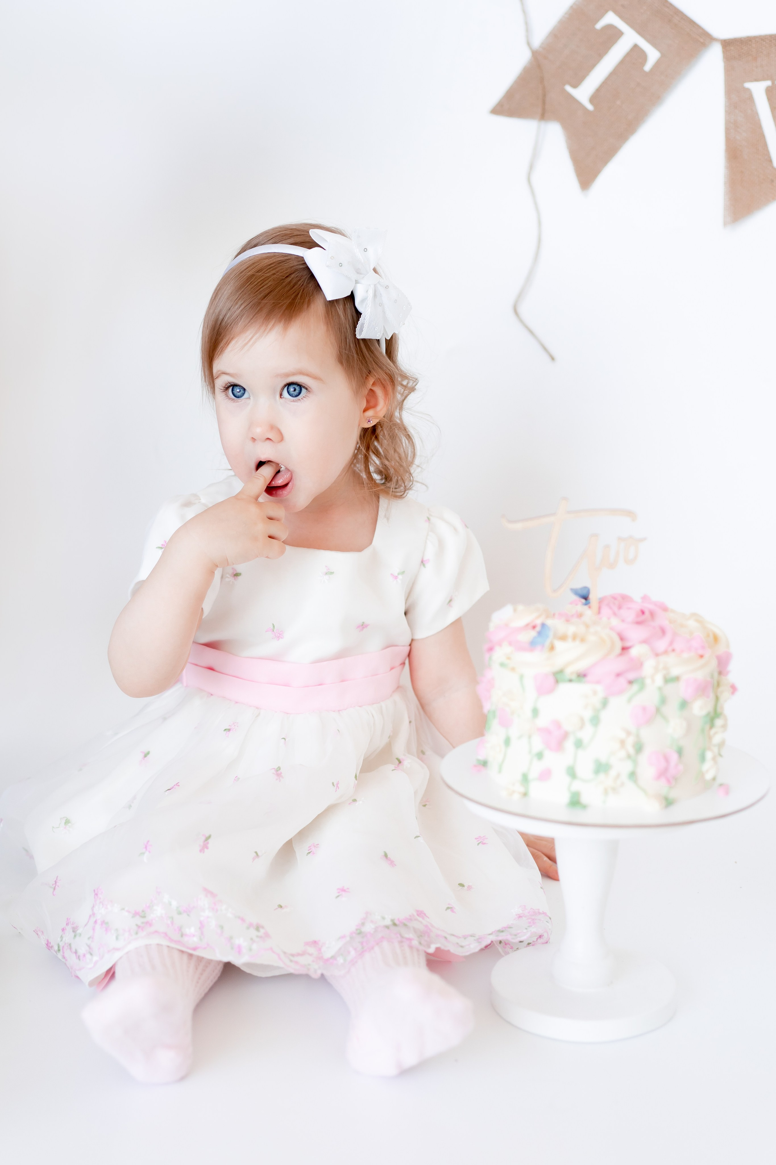 С Днём Рождения ребенка, портрет. Детская, семейная фотостудия в Санкт-Петербурге