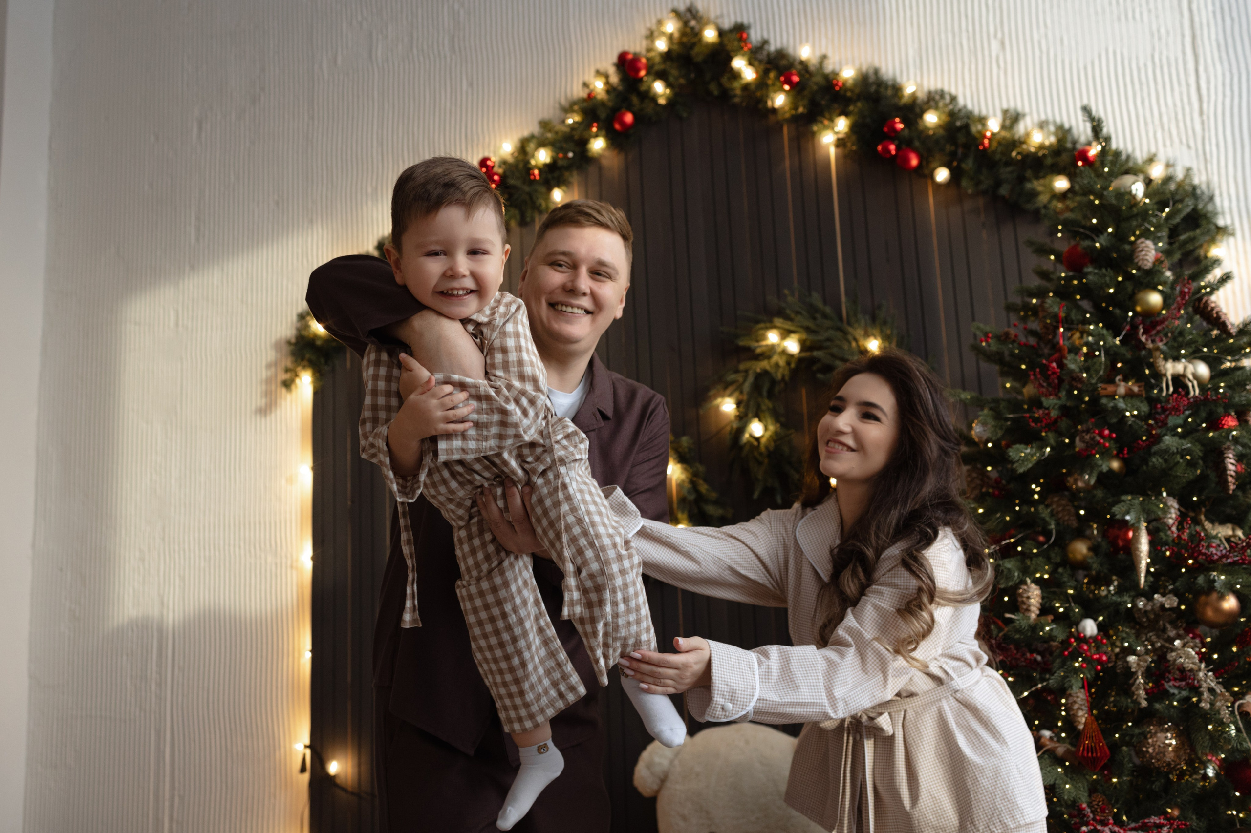 Новогодняя съемка в Историях (Большой зал). Фотограф беременности и новорожденных в Красноярске Вета Ланская