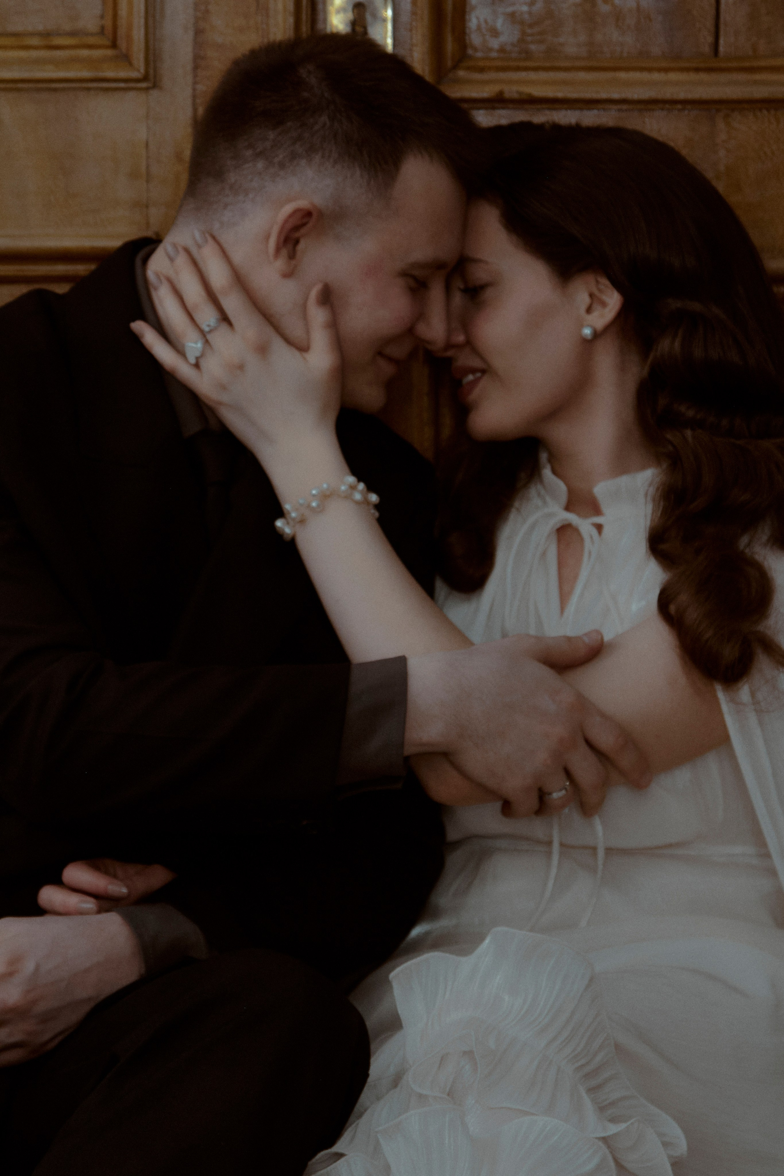 Свадебное лавстори в стенах библиотеки им. Пушкина. Свадебный фотограф в Москве Приятелева Ангелина