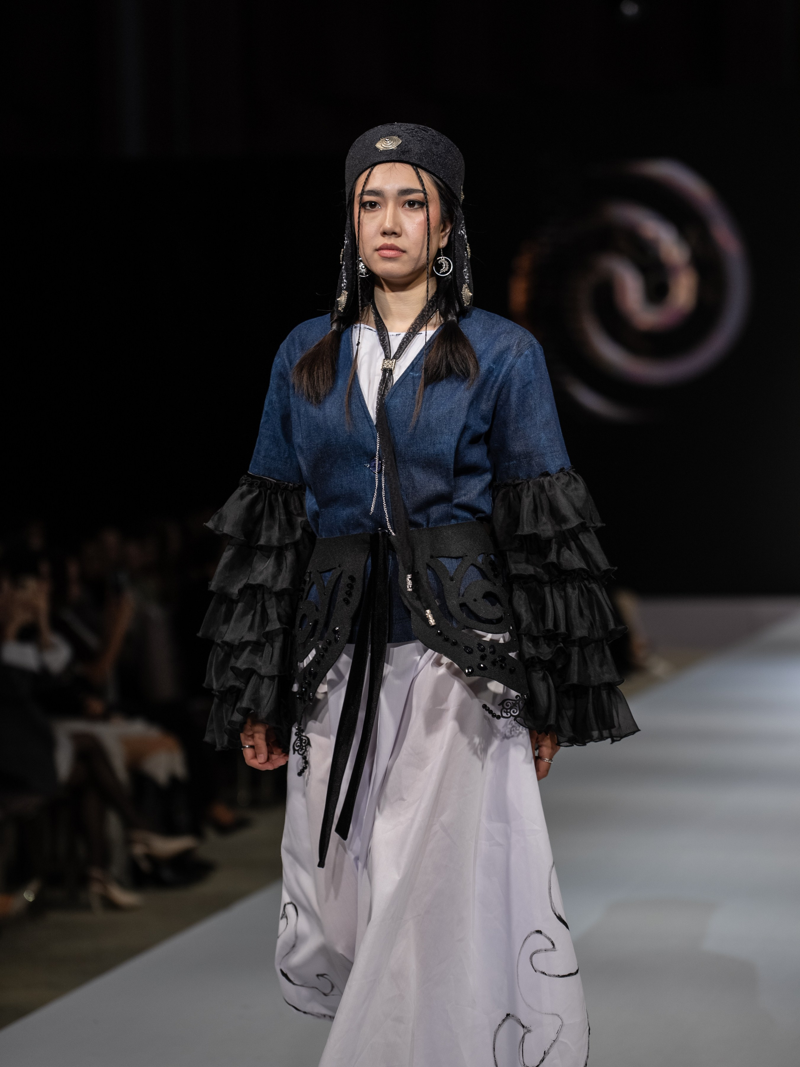 EURASIAN FASHION WEEK Nurasem. Сайт Алматинского НЮ АРТ, будуар и фэшн фотографа Дениса Карпенко