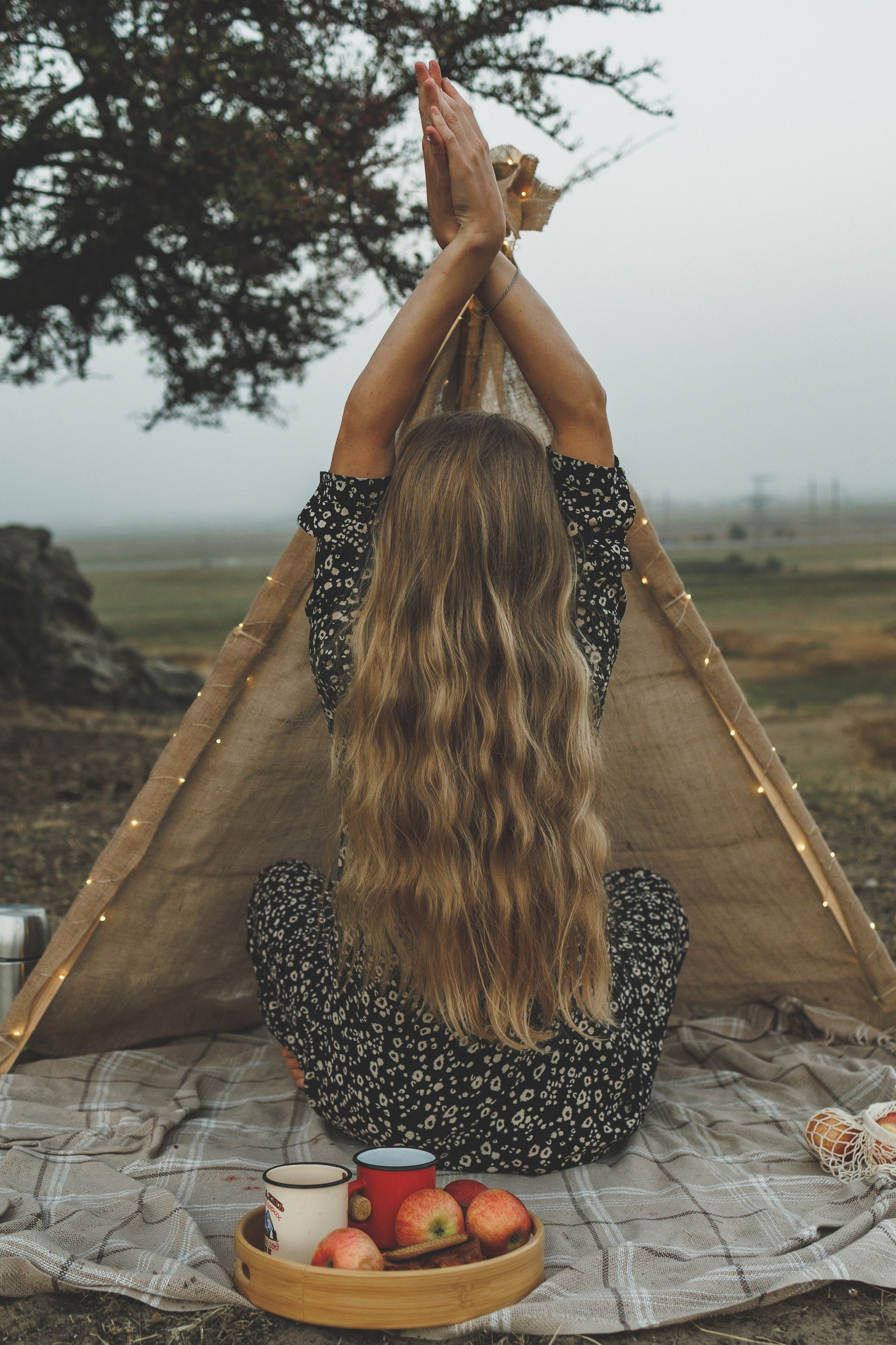 Пикник со светящимся шалашом. Фотограф в Дагестане Кира Молькова