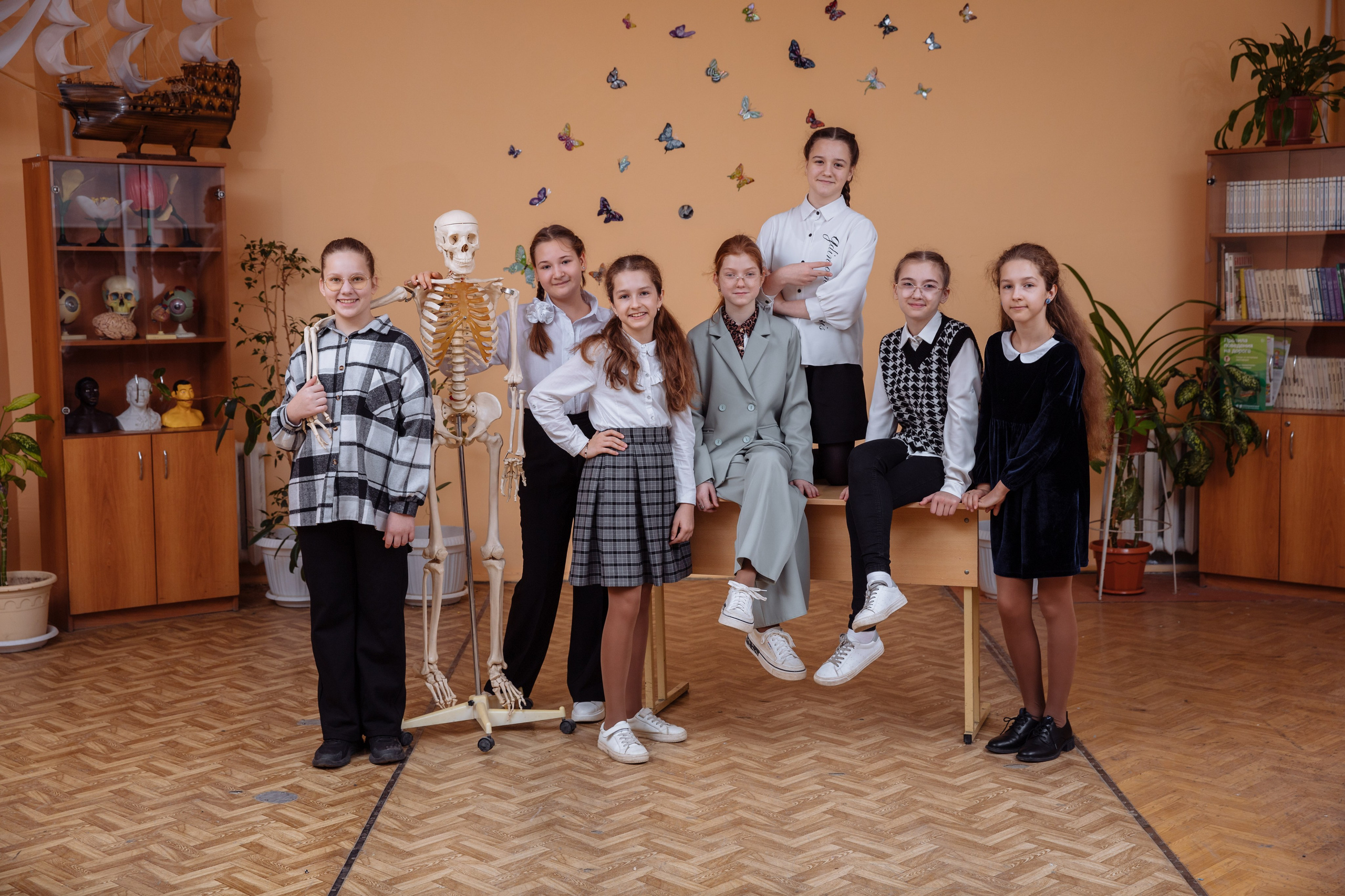 Начальные классы. Выпускные школьные фото­альбомы для школ и детских садов в Волгограде и Волжском