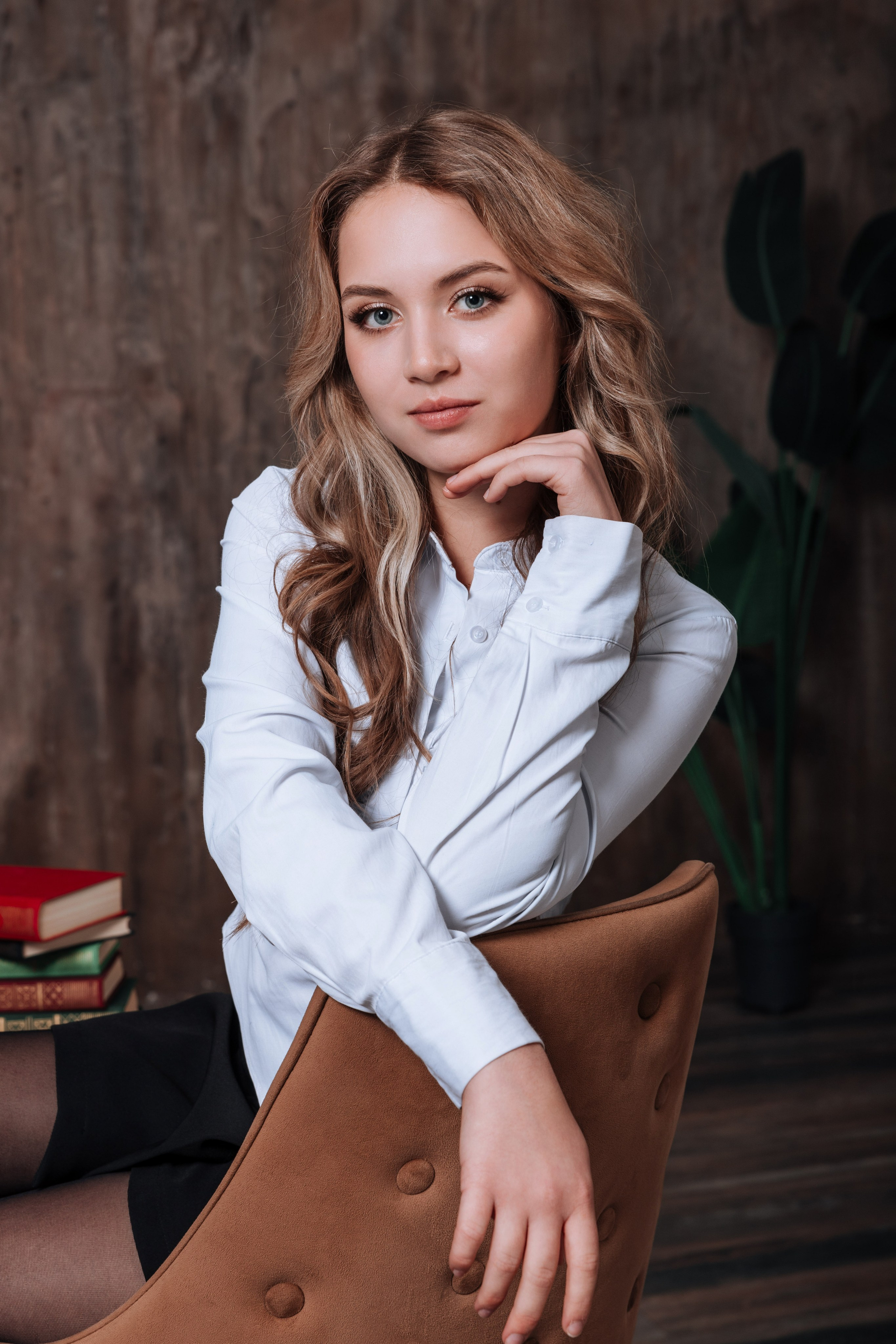 Старшая школа. Выпускные школьные фото­альбомы для школ и детских садов в Волгограде и Волжском