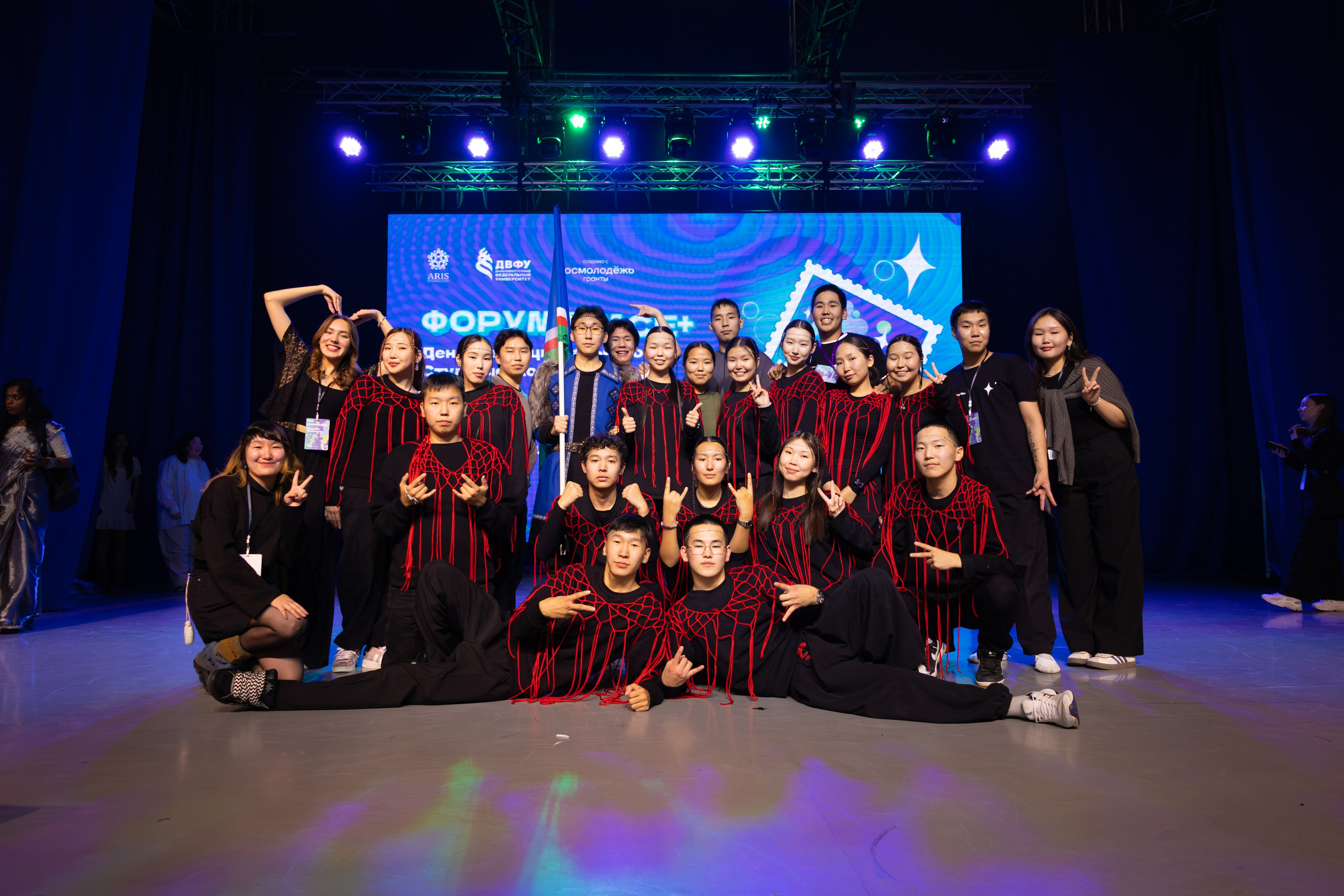 День международного студенческого единства в ДВФУ. Олег Катакинов| Репортажный фотограф в городе у моря (Владивосток)