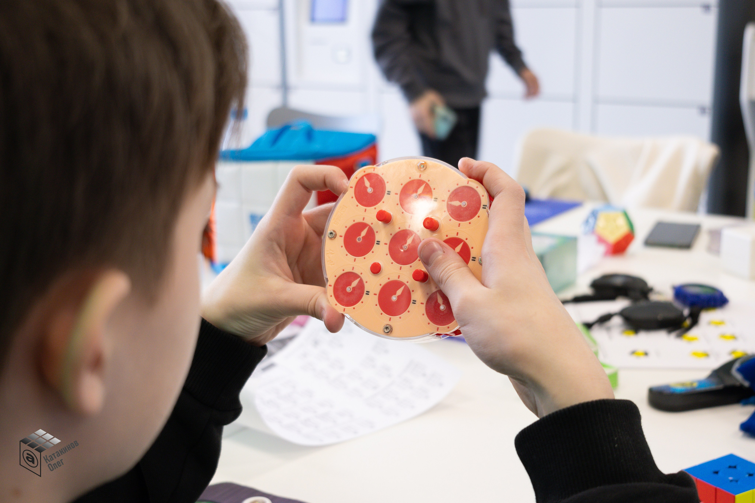 Мастер-классы по скоростной сборке кубика Рубика. Олег Катакинов| Репортажный фотограф в городе у моря (Владивосток)