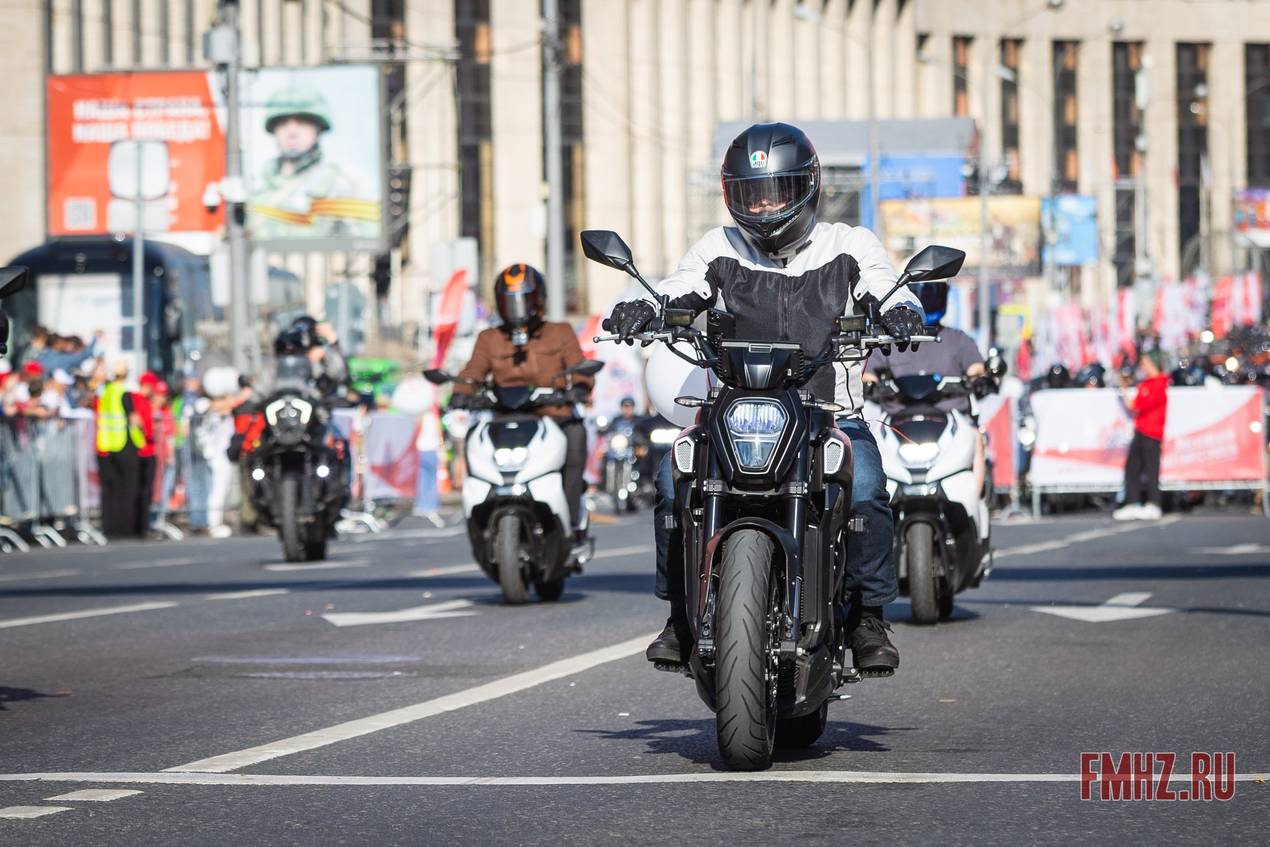 Закрытие Мотосезона 2023 на проспекте Академика Сахарова. Фотограф Владимир Охрименко