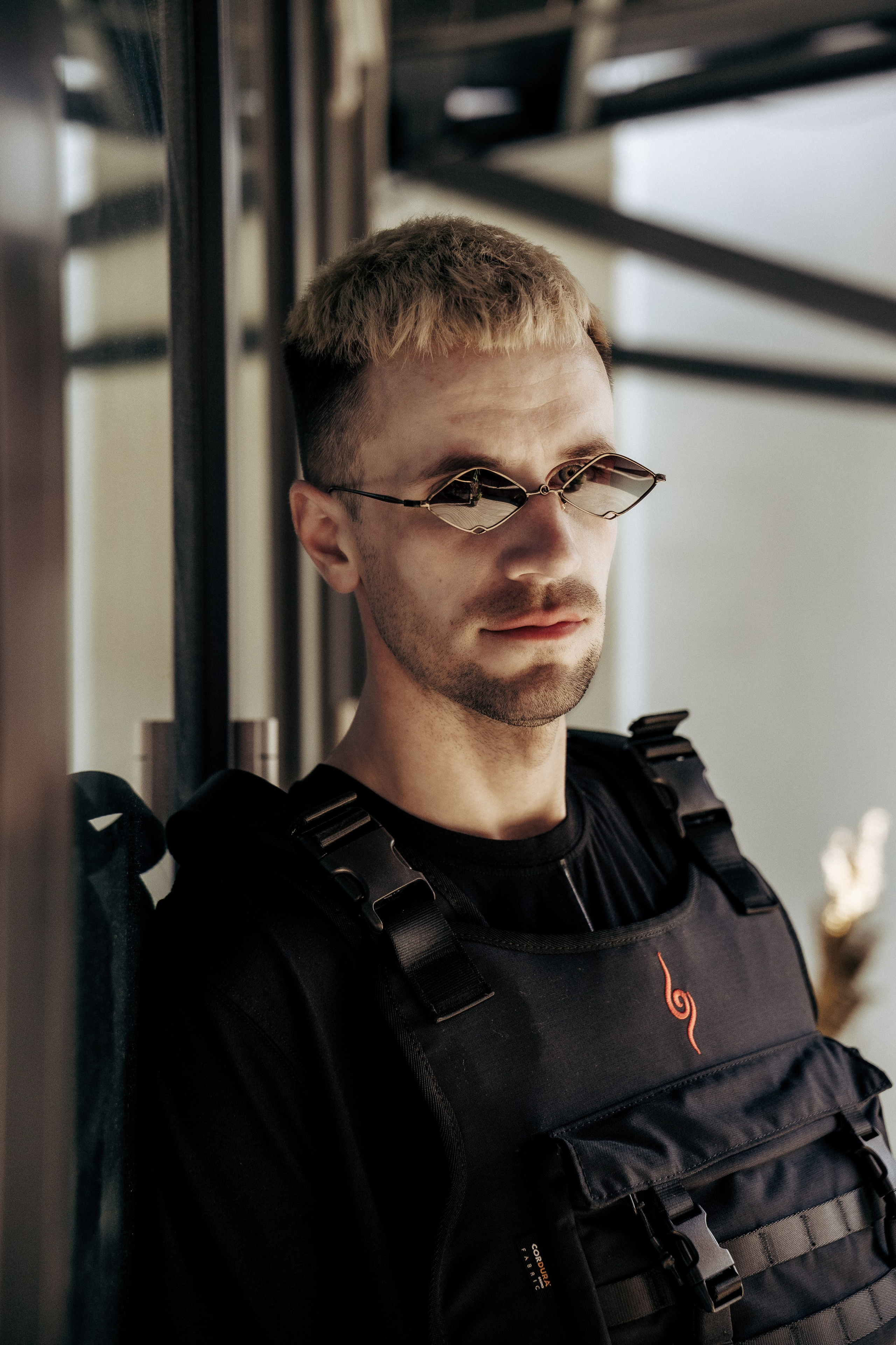 Мужская фотосессия в пространстве G47, на мотоцикле в Невской ратуше и в фотостудии «Art Place». Профессиональный фотограф в Санкт-Петербурге Александр Волосенцев