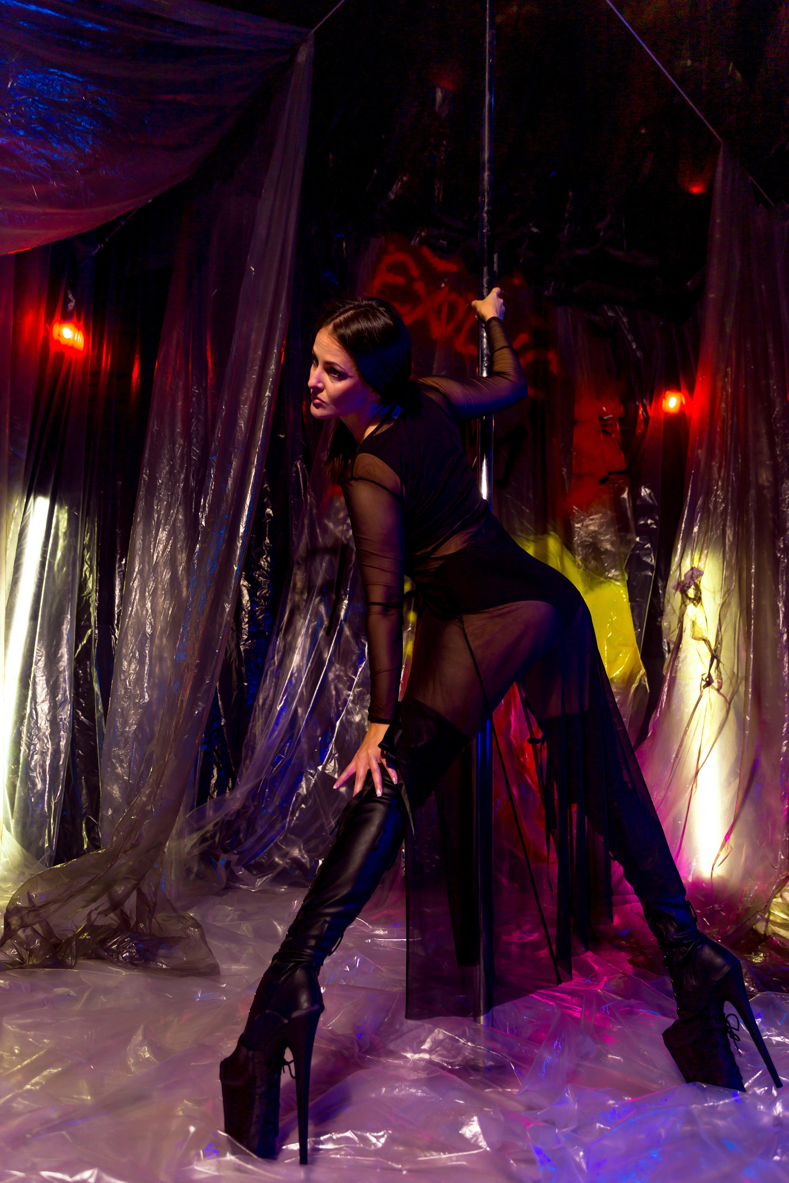 Тематическая фотосессия на пилоне